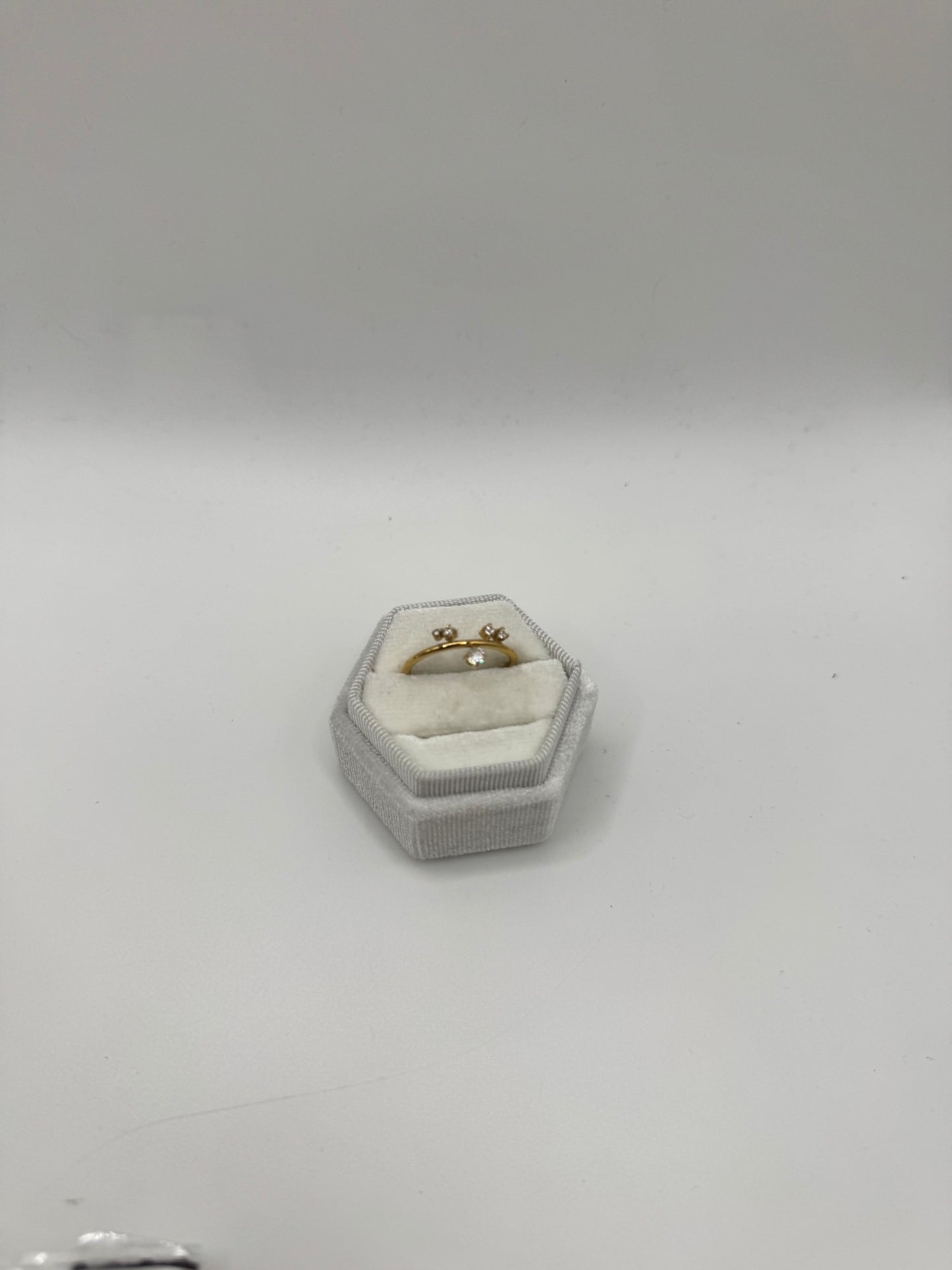 Estrelle five zircons