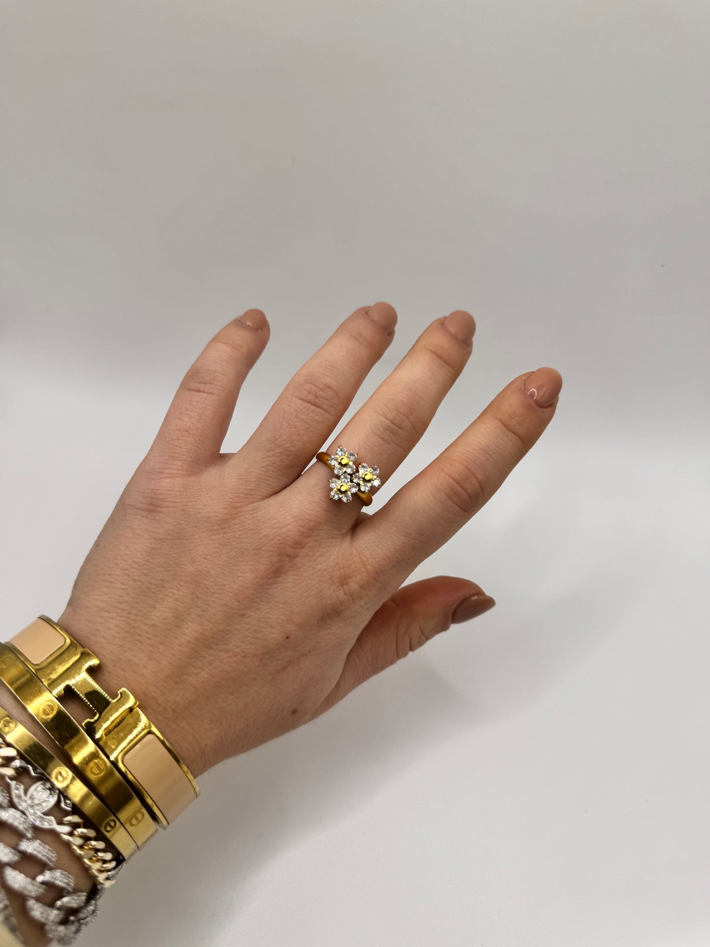 Anello tri-fiori
