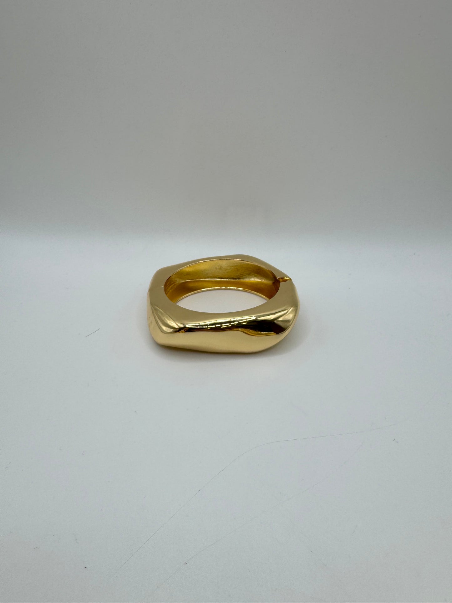 Bracciale squadrato