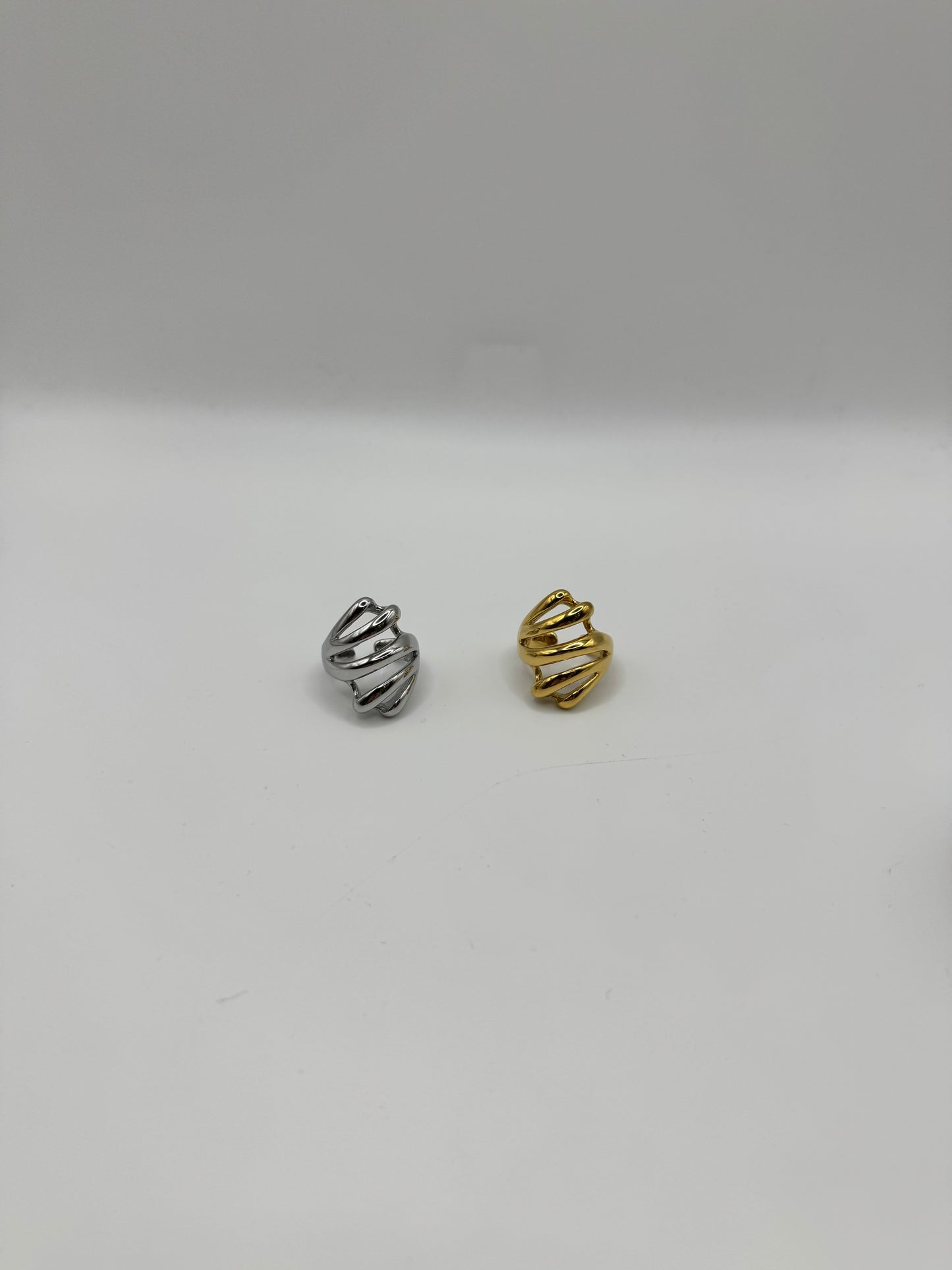 Anello nouveaux