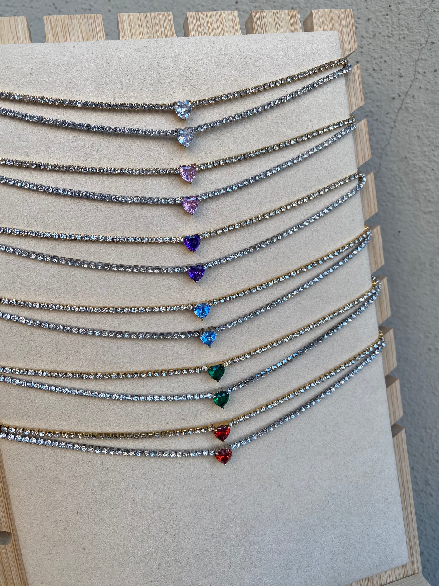 Chocker heart color
