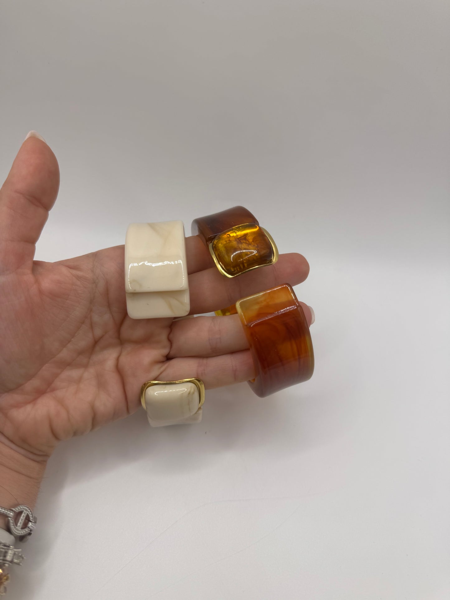 Bracciale osso con pietra centrale