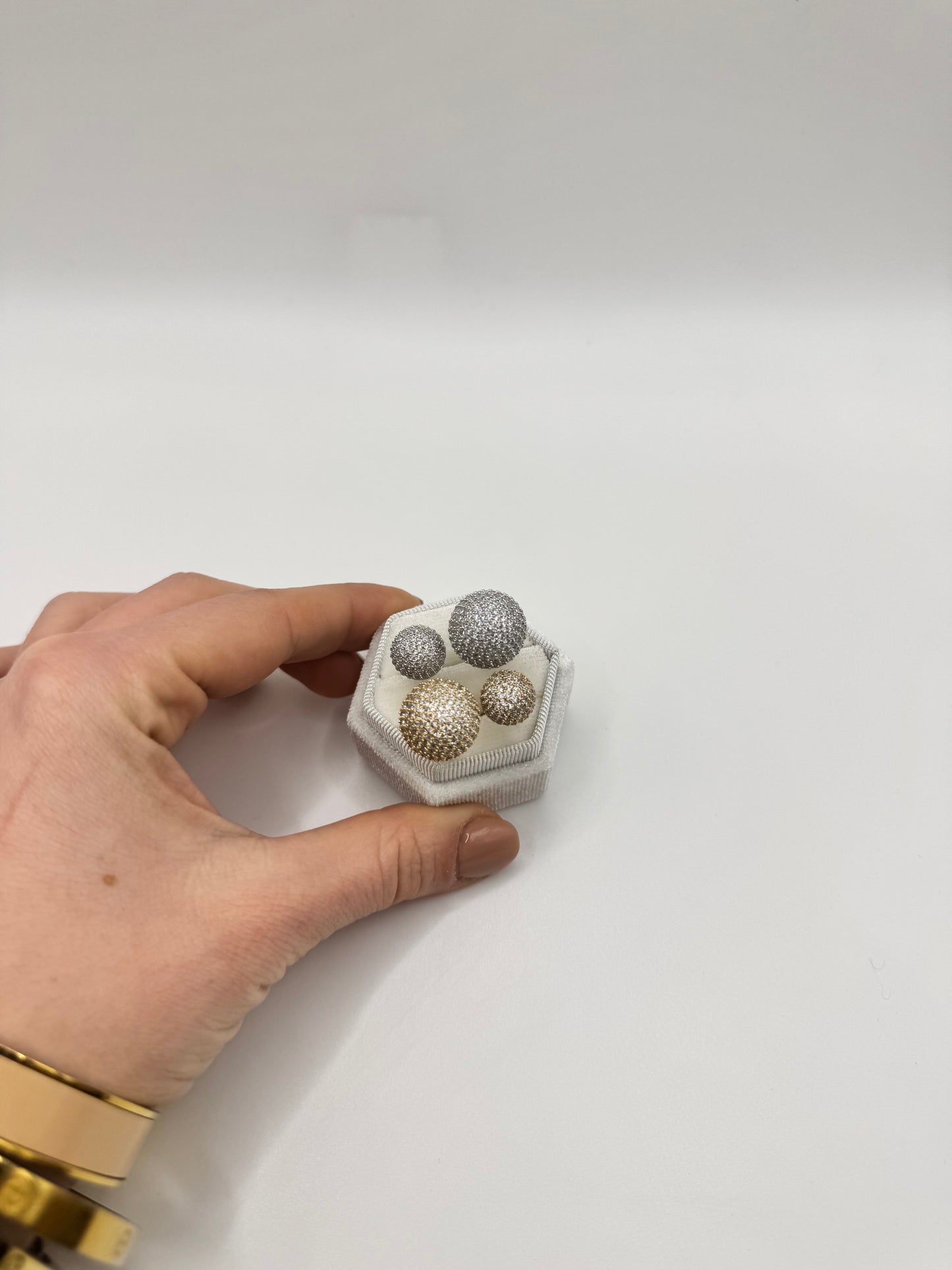 Anello doppia sfera pavè