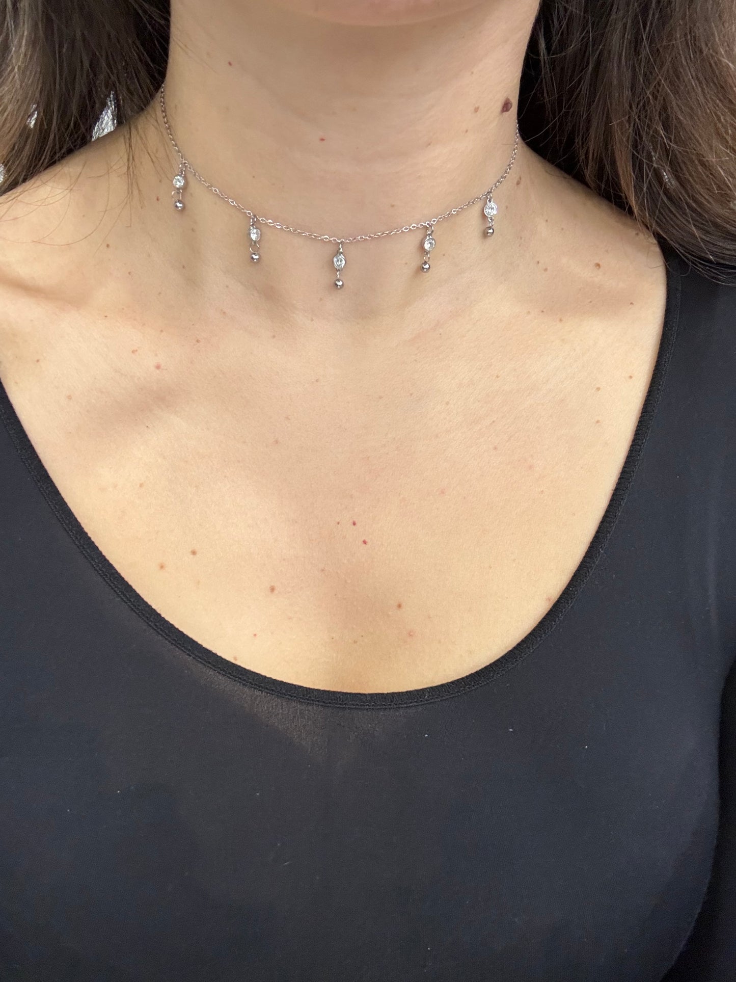 New chocker essential lux