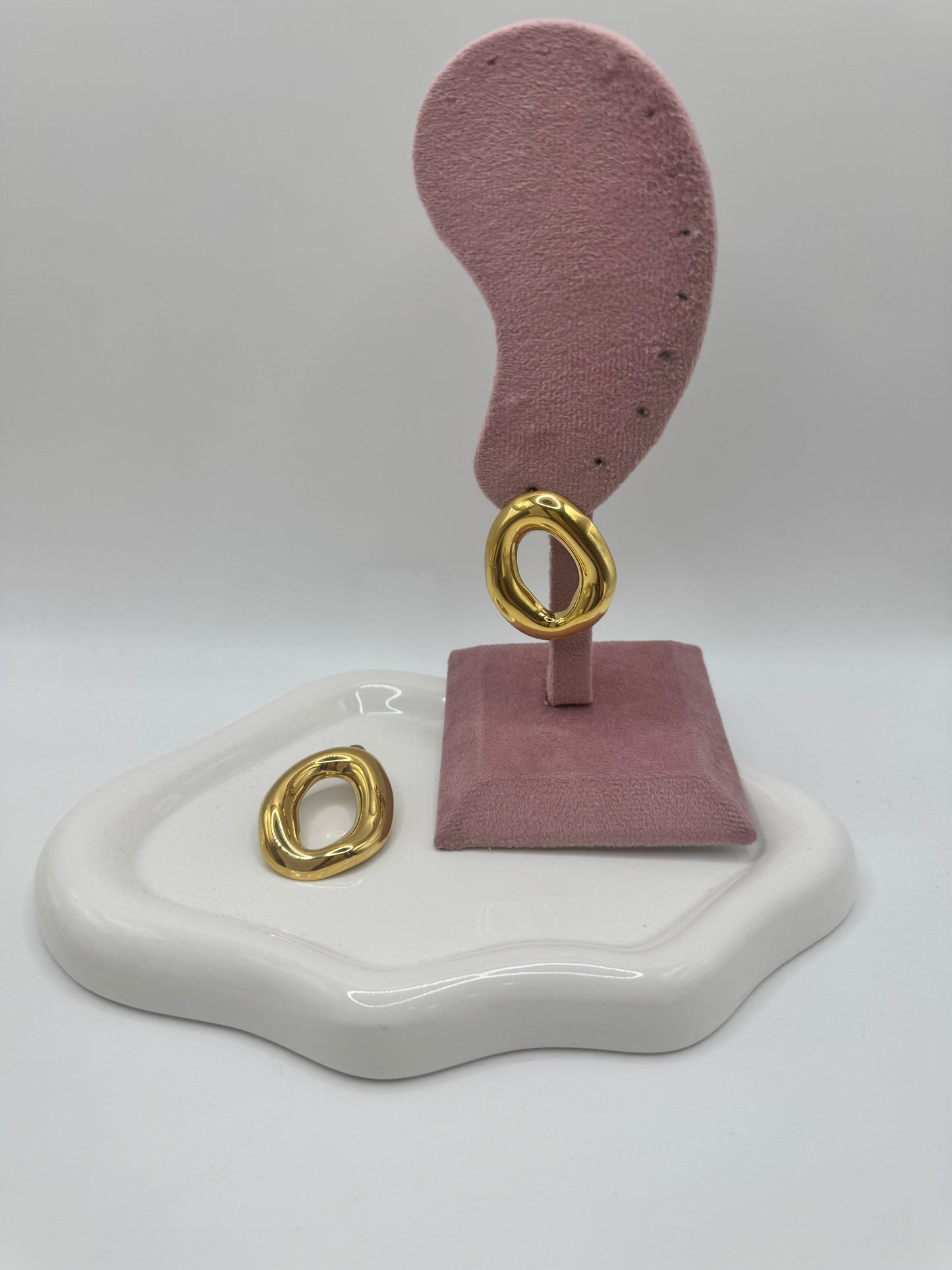 O earrings