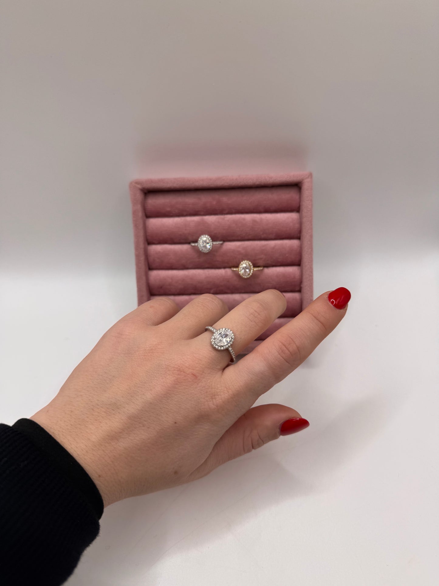 Anello solitario ovale