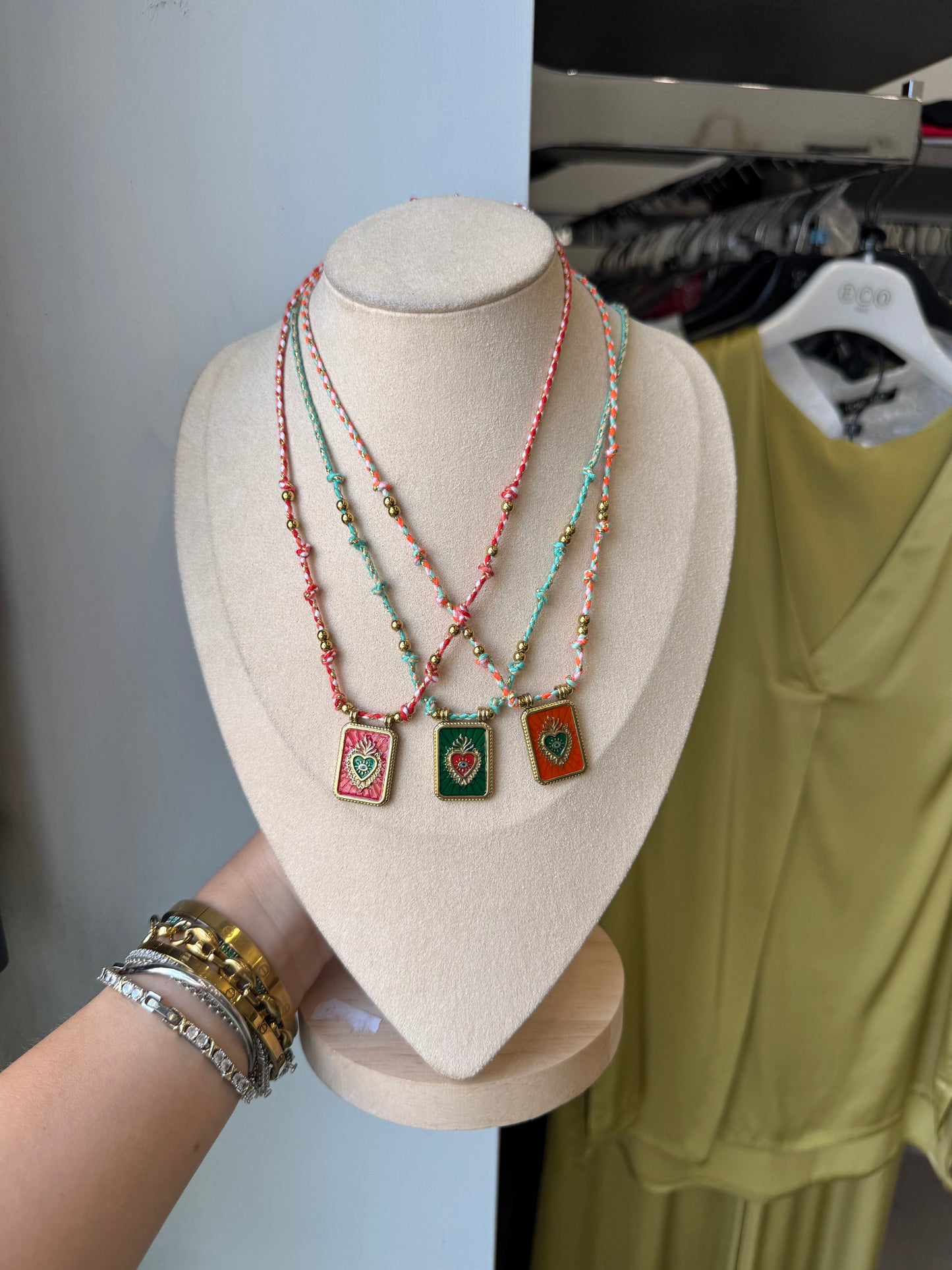 Collana filo placchetta