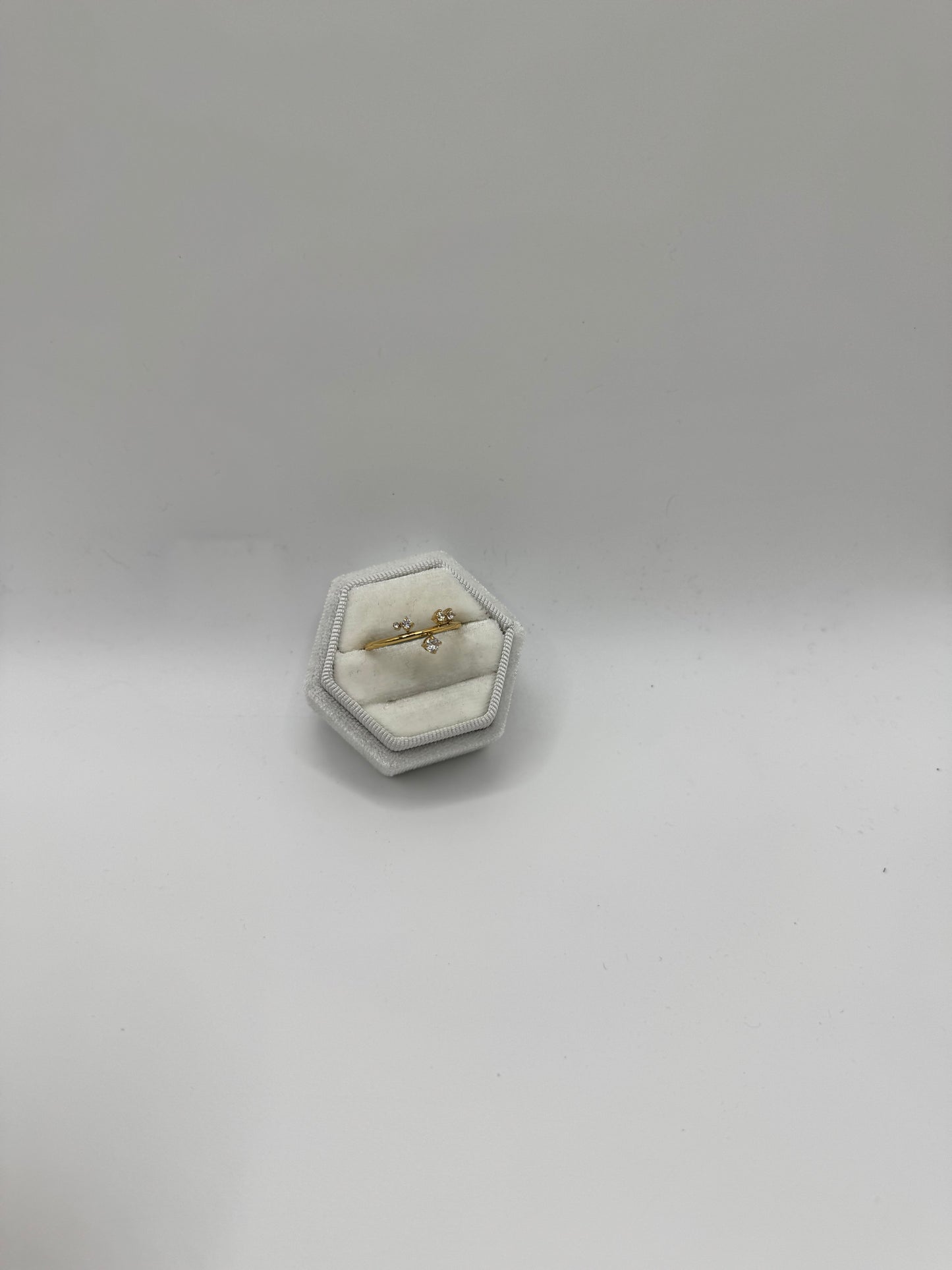 Estrelle five zircons