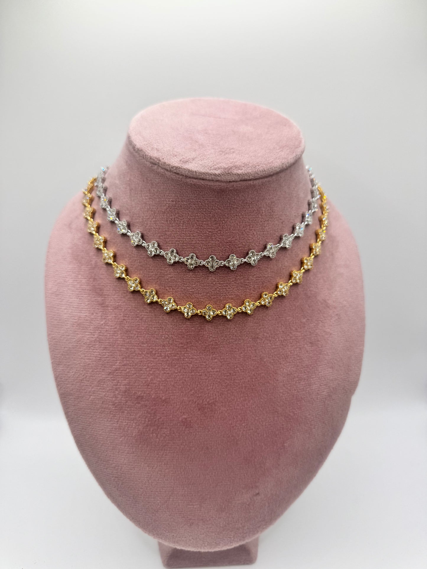 Chocker Maya