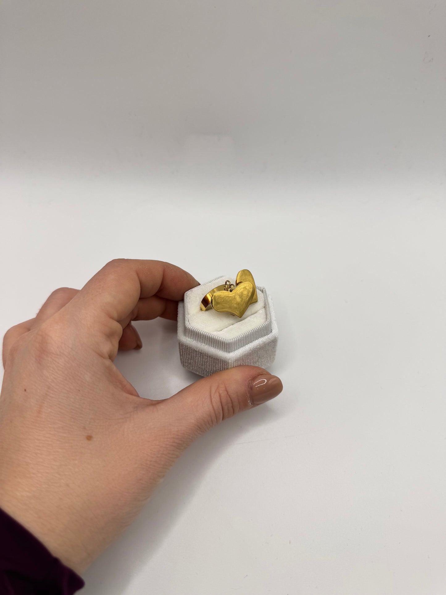 Anello cuori pendenti