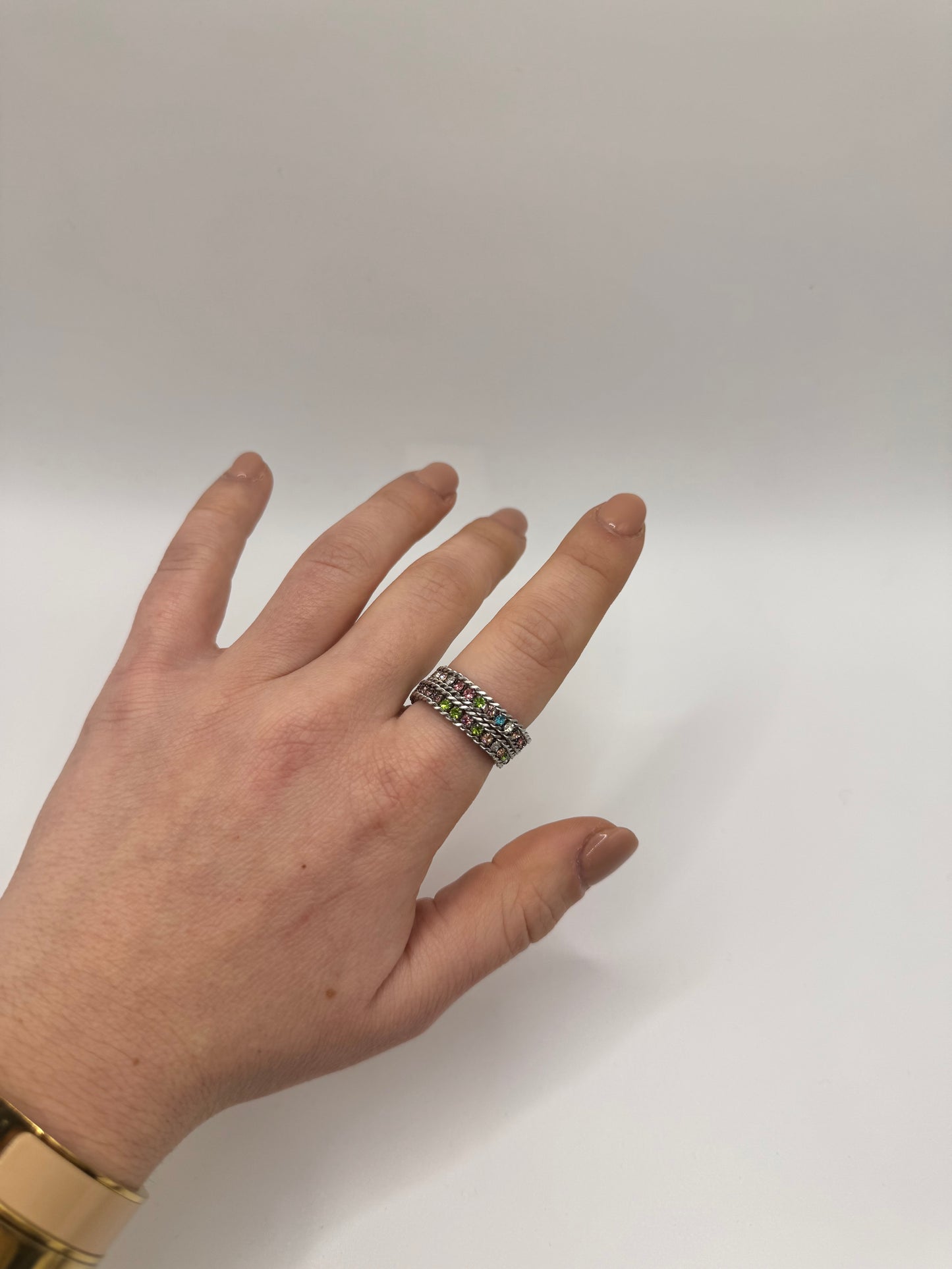 Anello vortice strass
