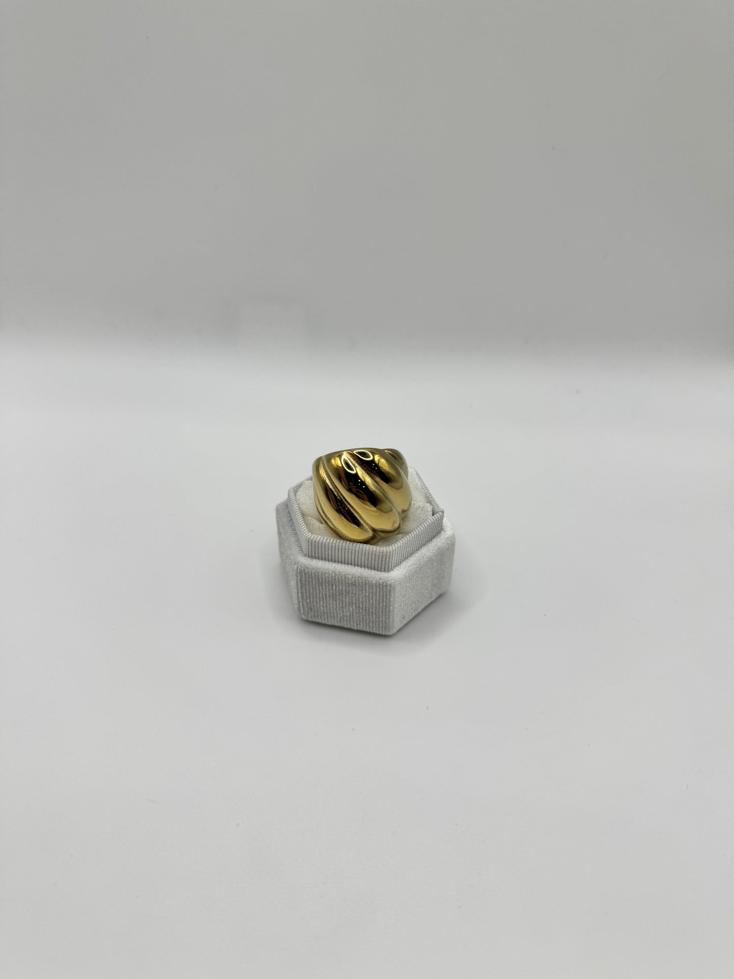 Extreme lamè ring