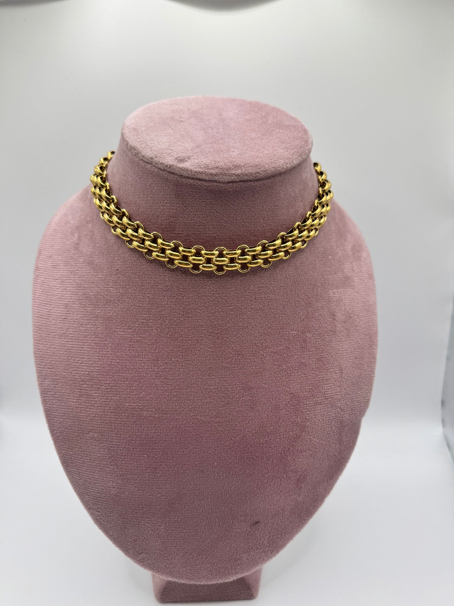 Collier Victoria