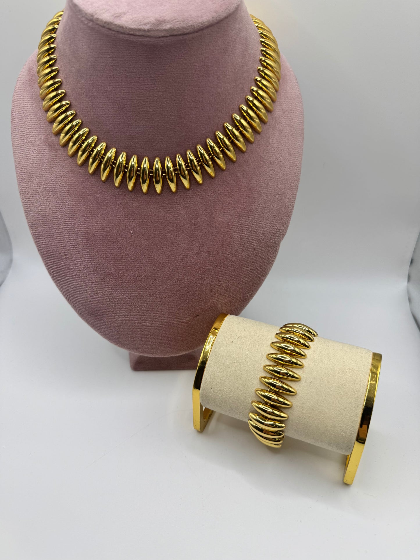 Collier Regina