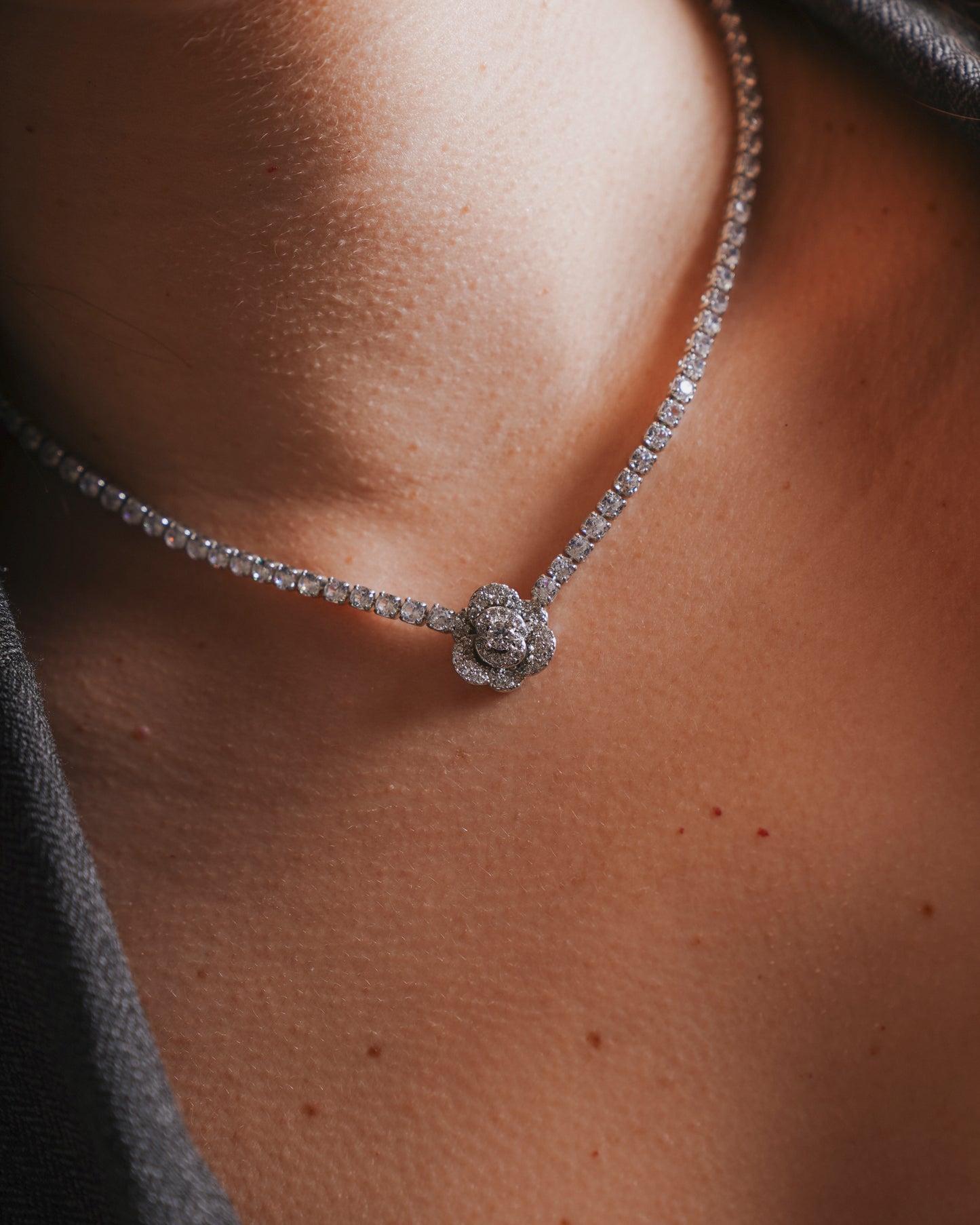 Collier tennis rosa inglese