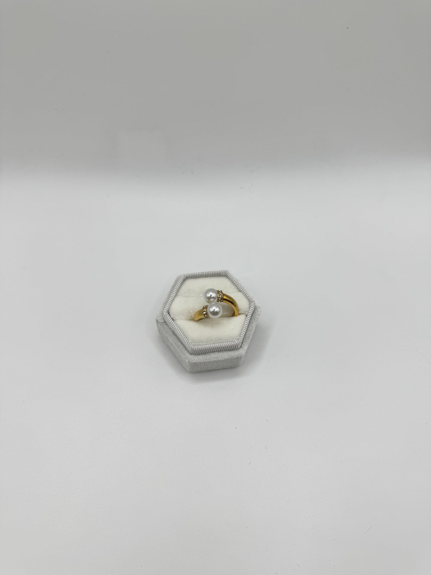 Anello abbraccio pearl