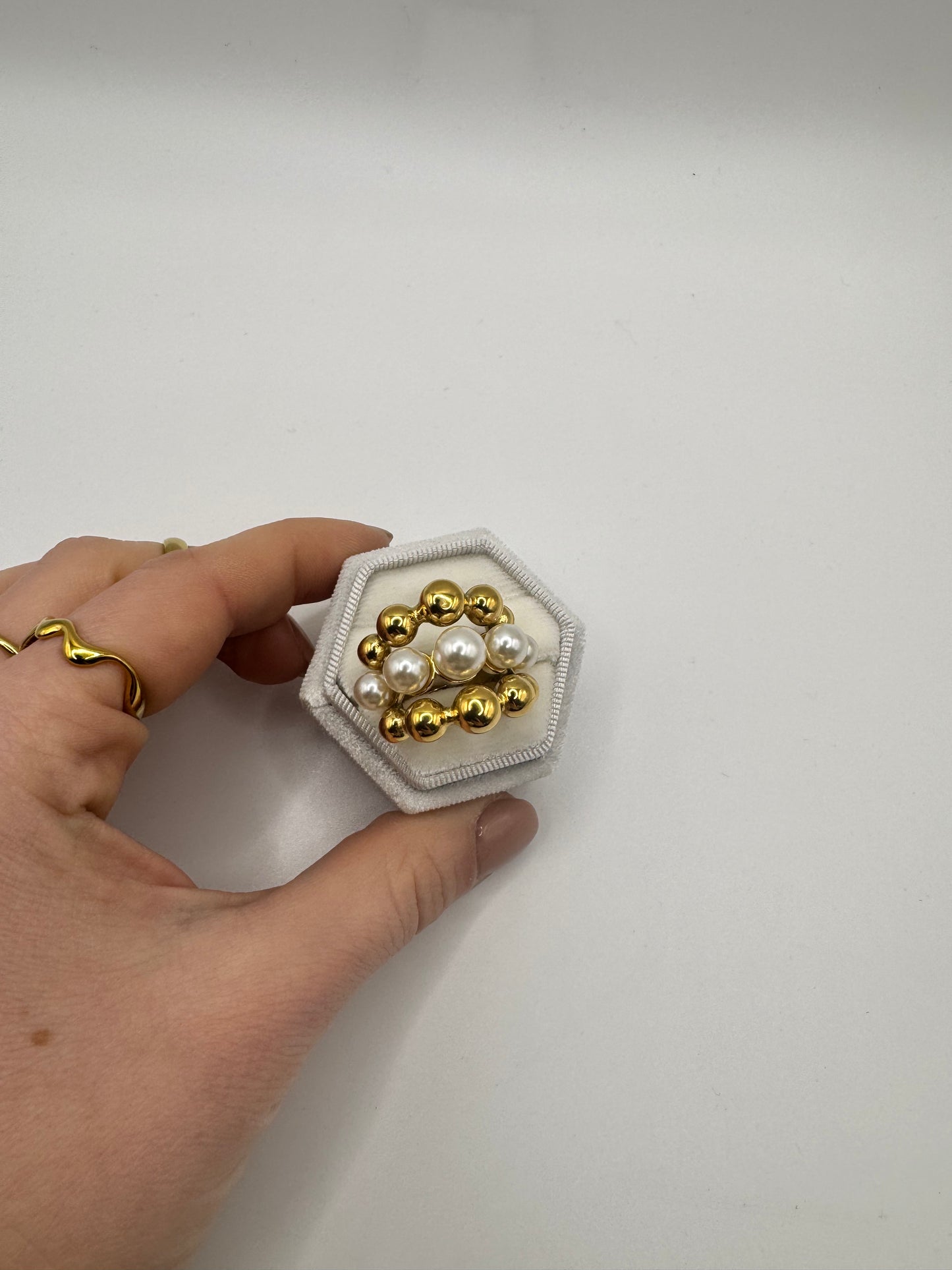 Big bubbles pearl ring