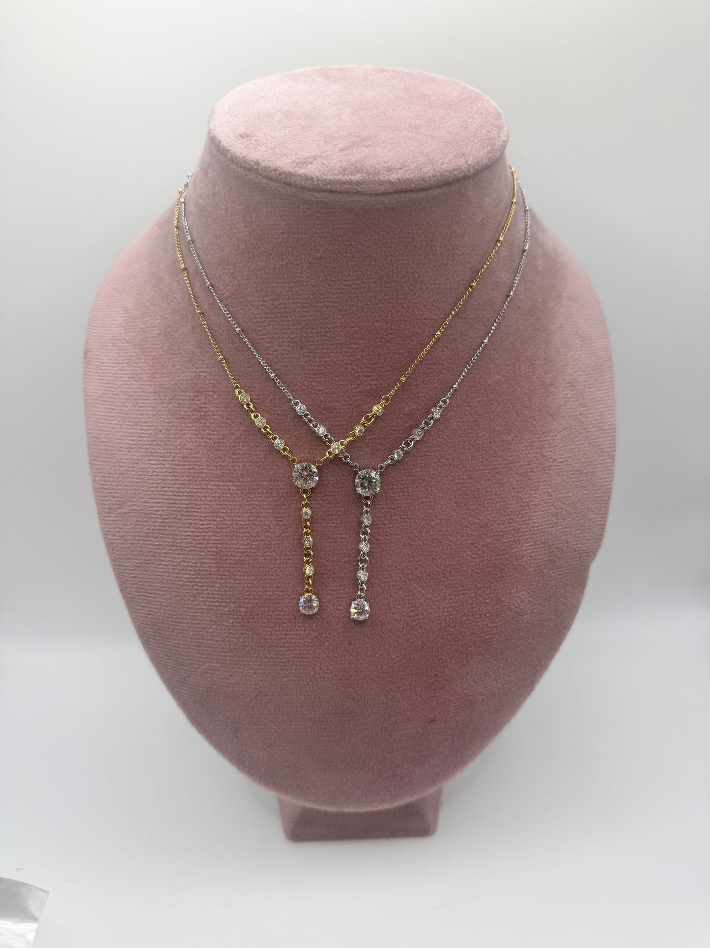 Collana y lux