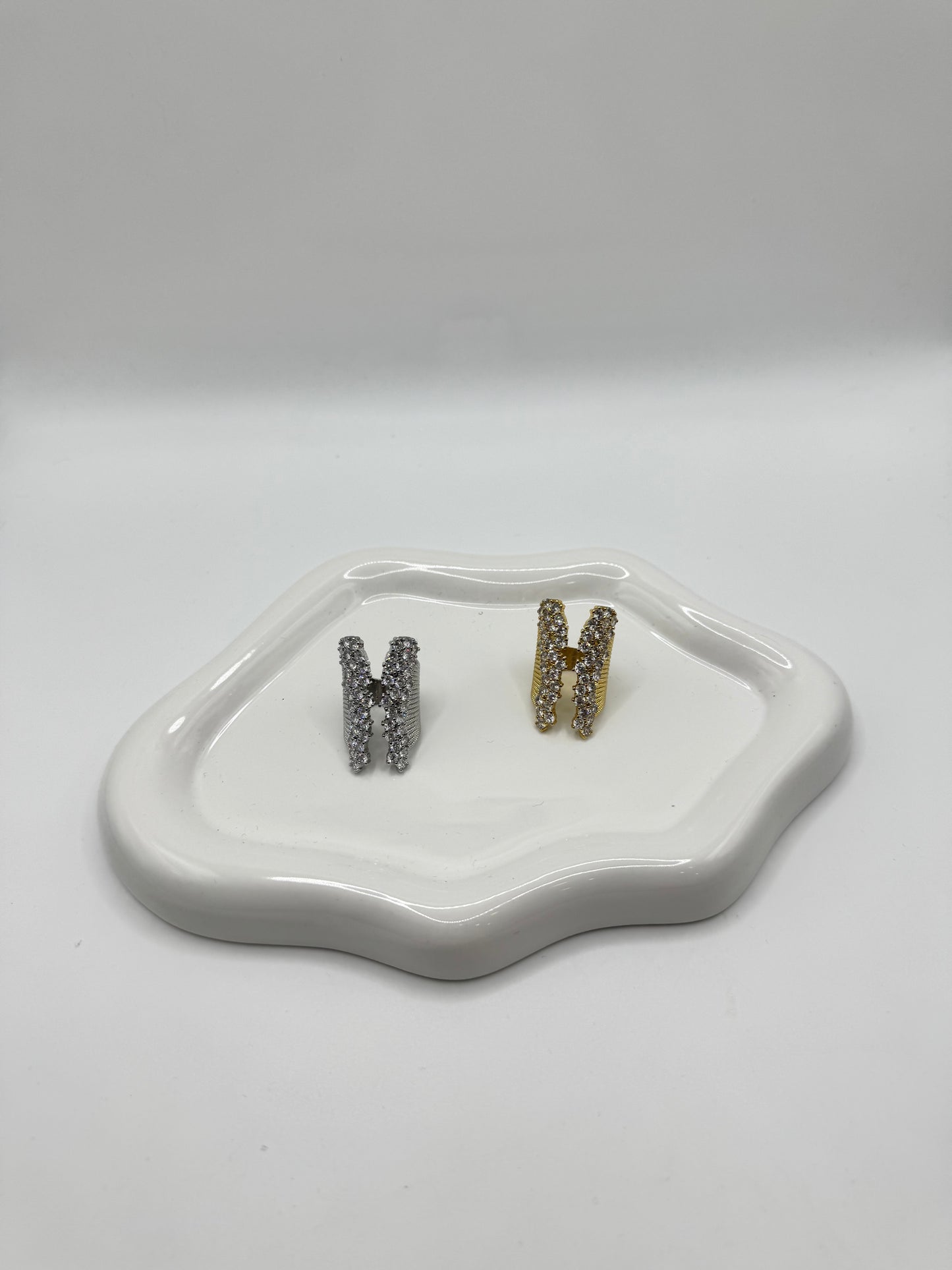 Anello intero dito