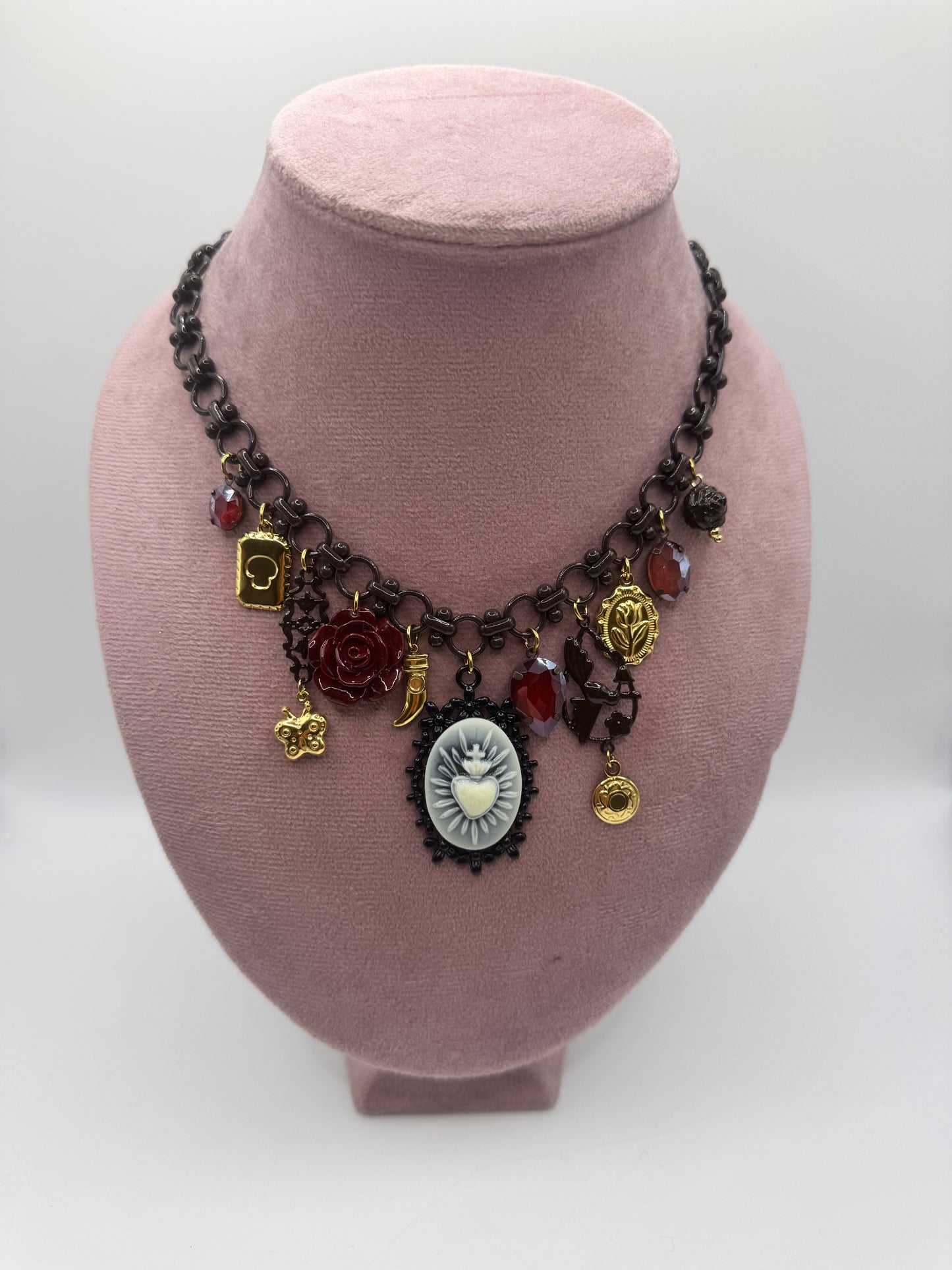 Collana gotica