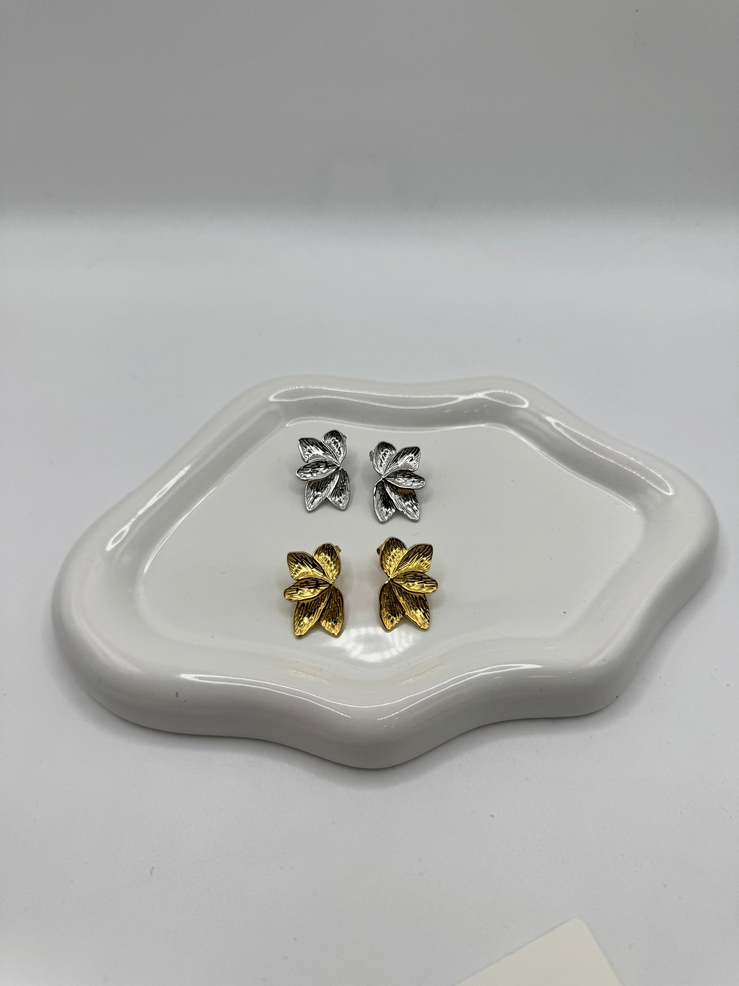 Orecchini petalo small