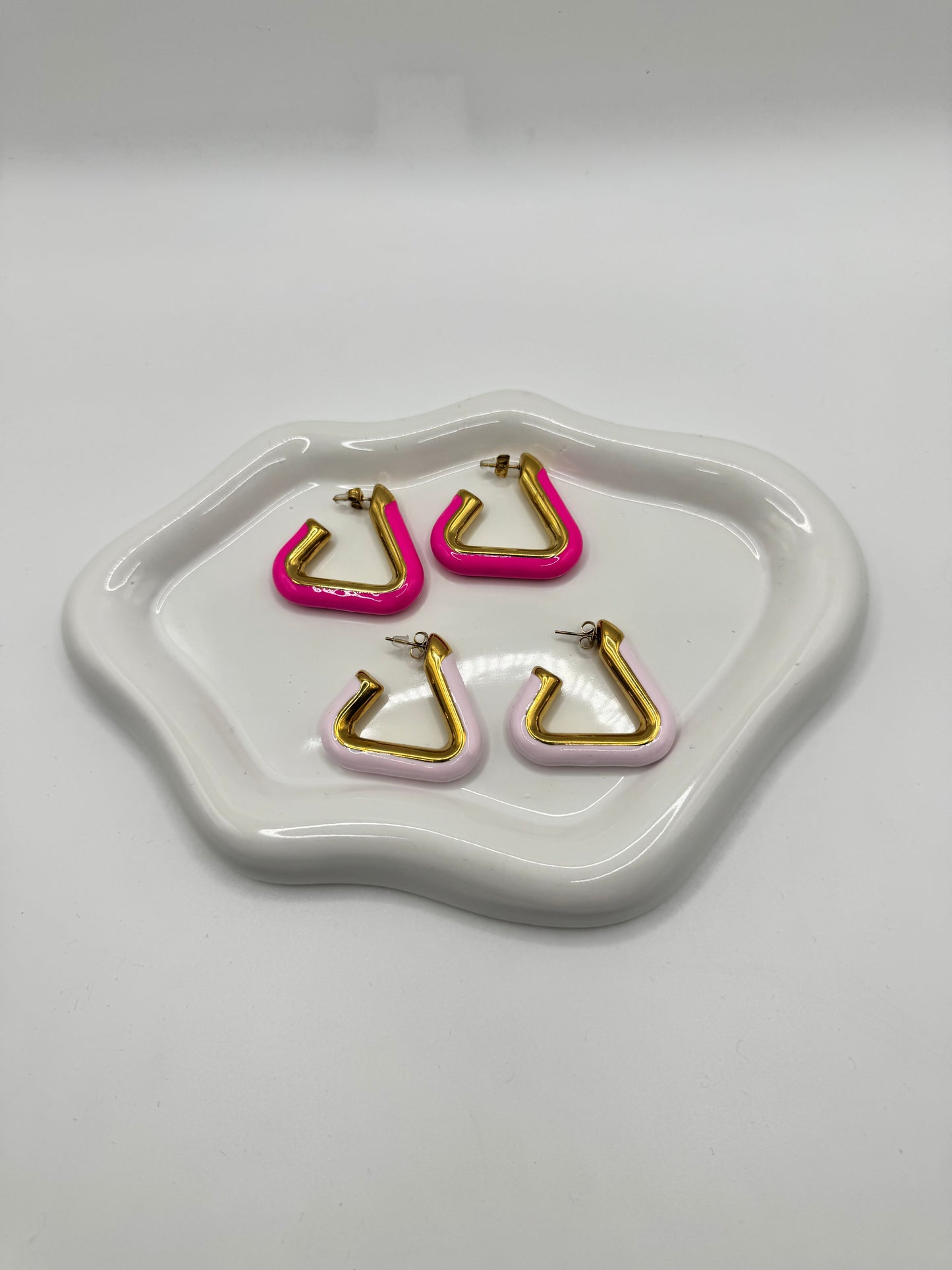 Triangle color hoops