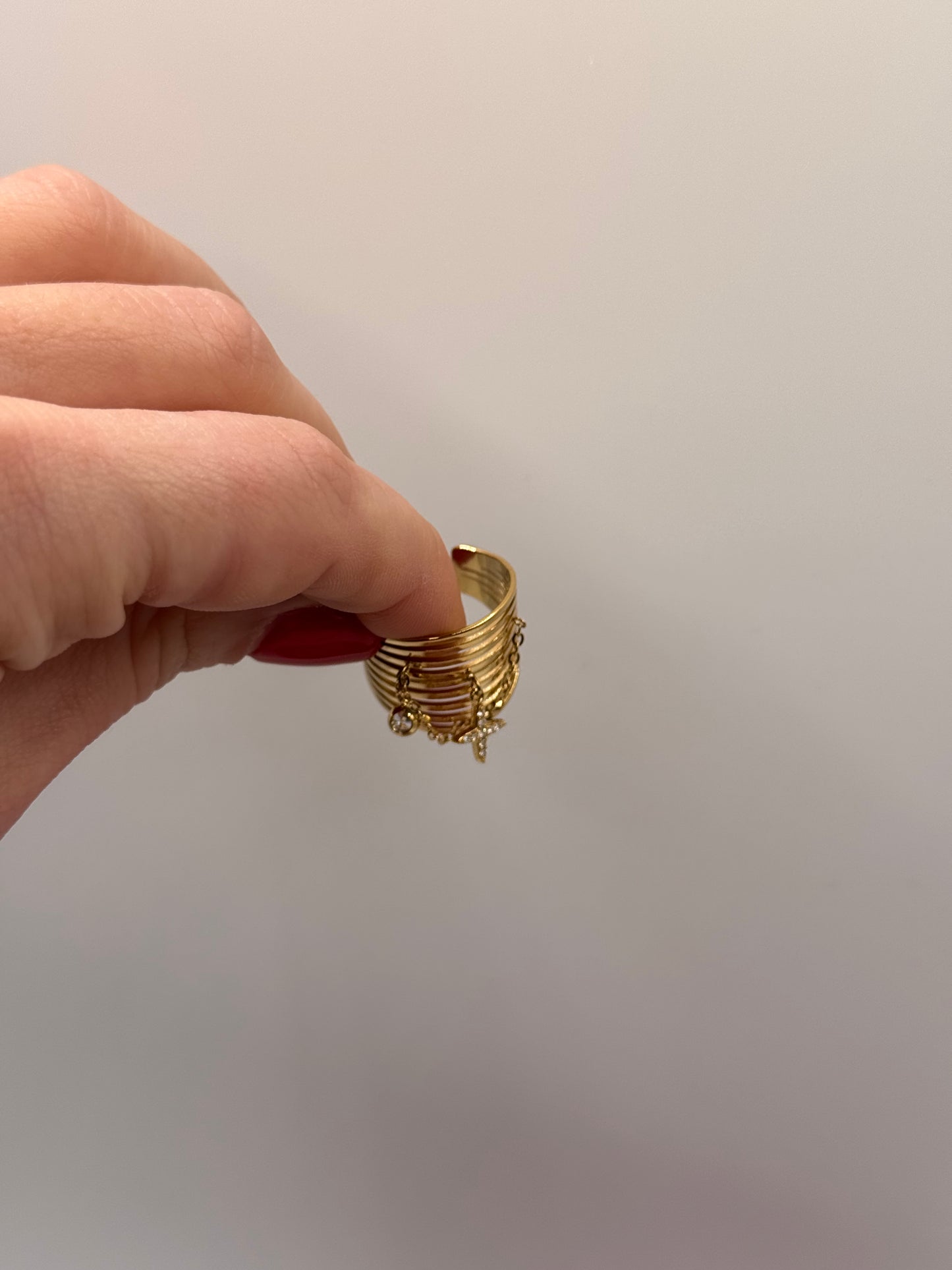 Anello fascione con pendenti