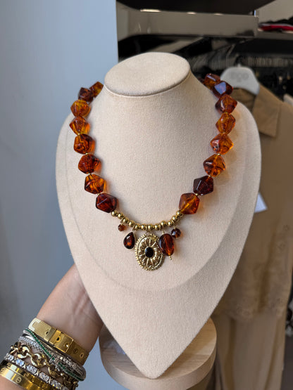 Collana pietre con charms