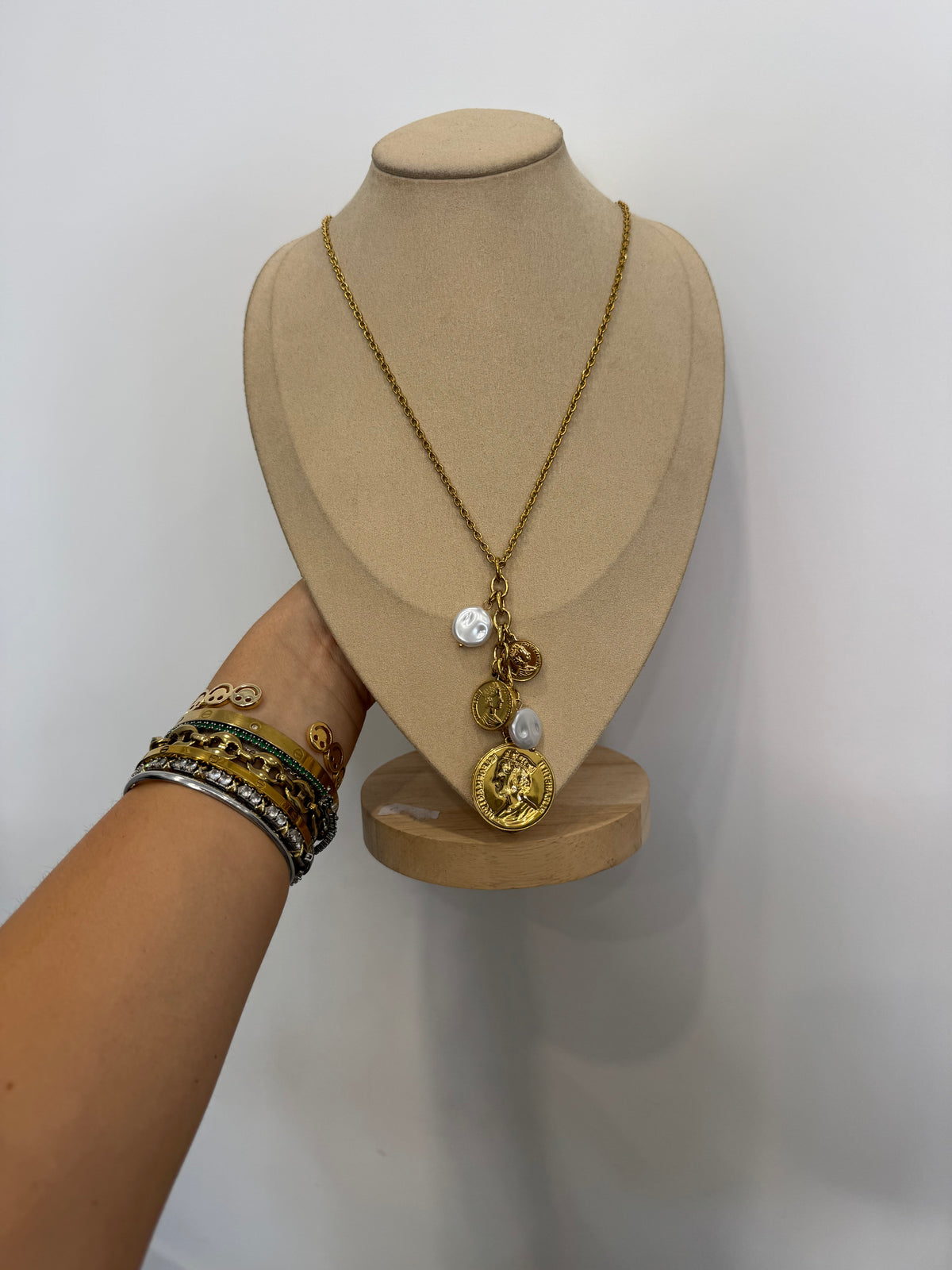 Collana lunga monete e perle