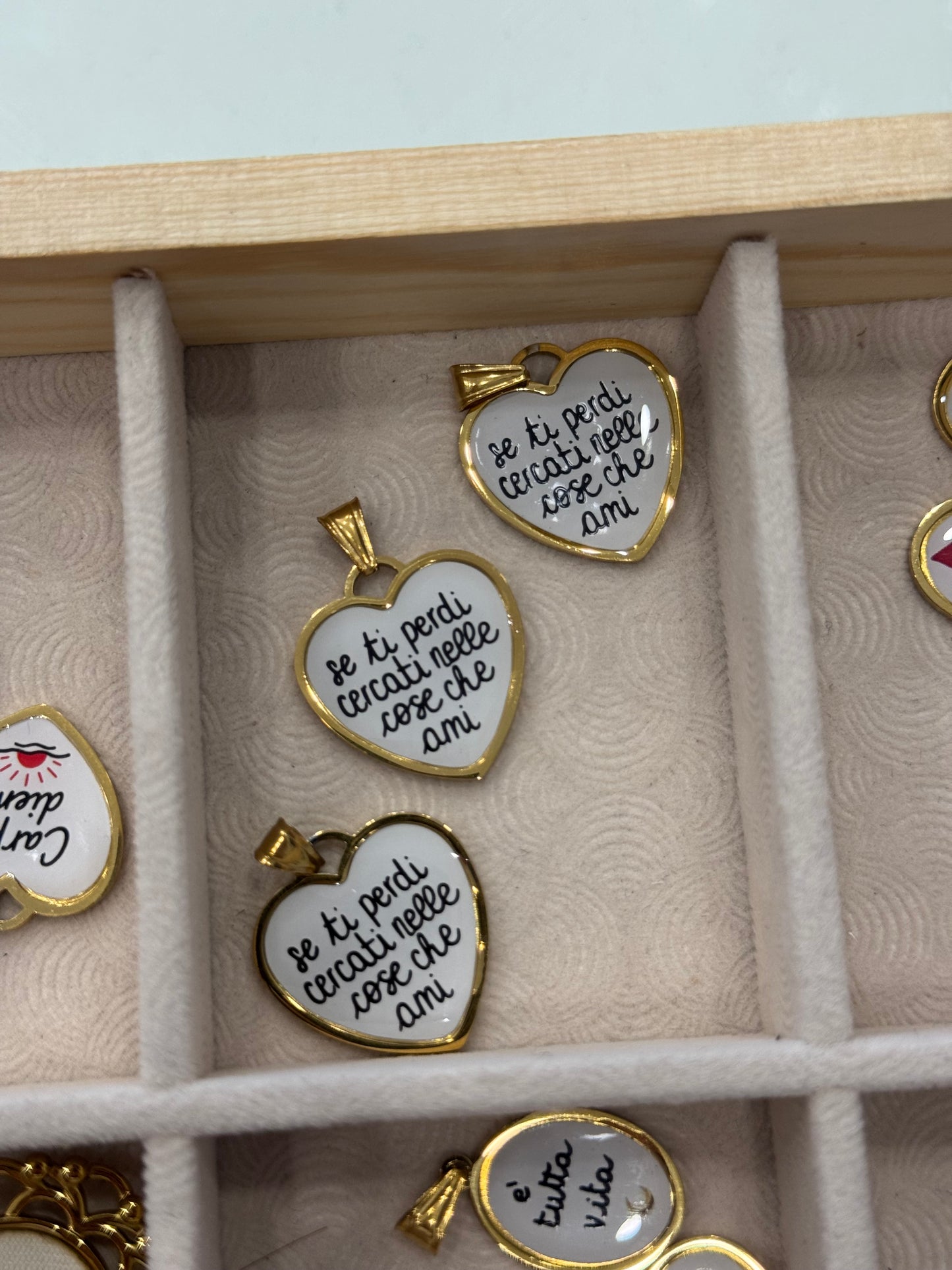 Charms frasi per collane
