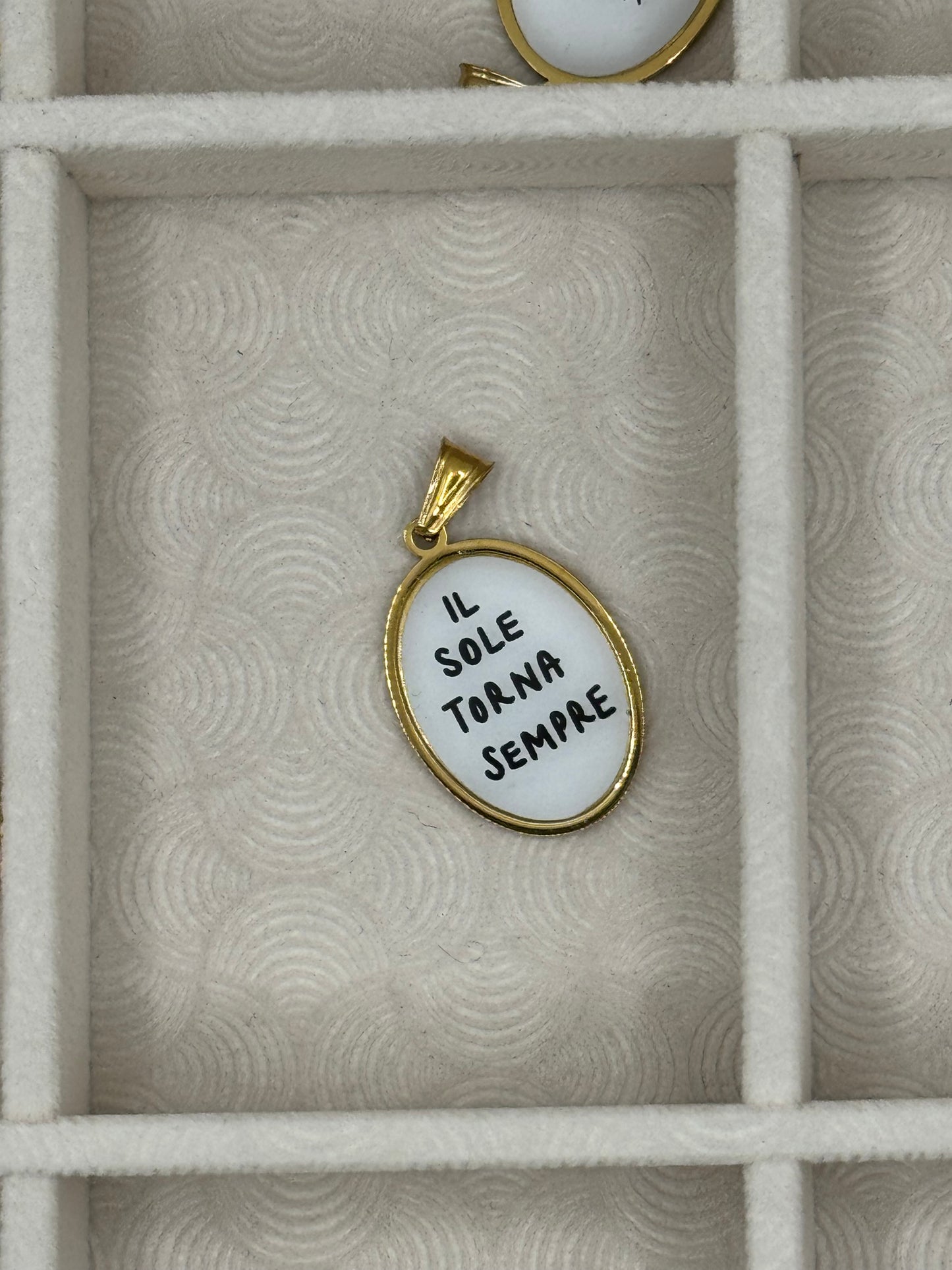 Charms frasi per collane