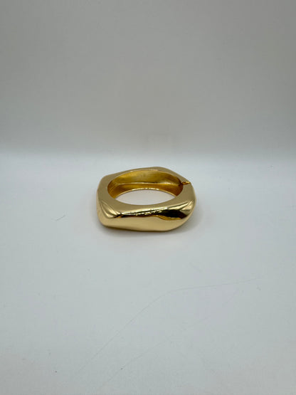 Bracciale squadrato