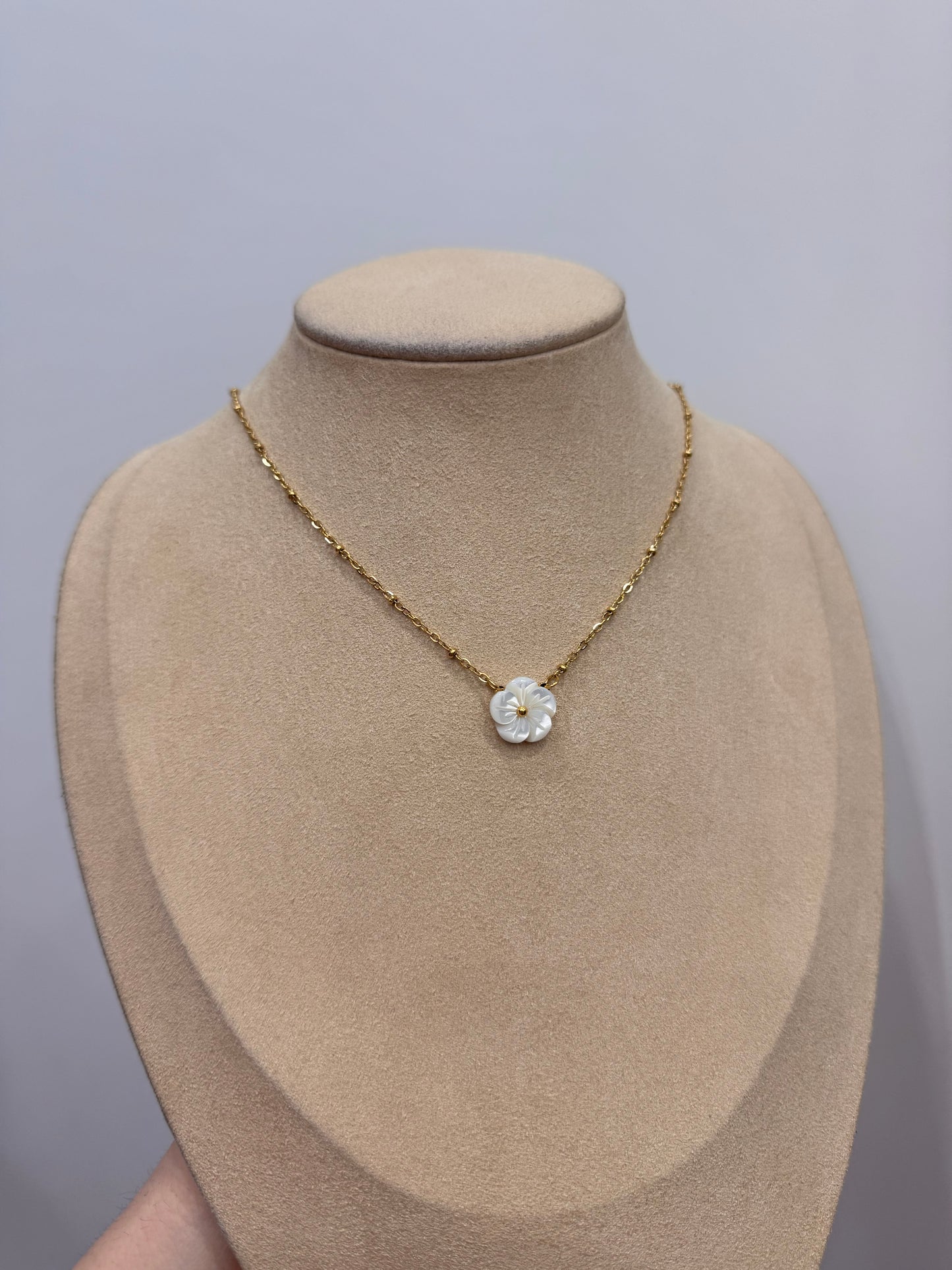 Collana fiore madreperlato