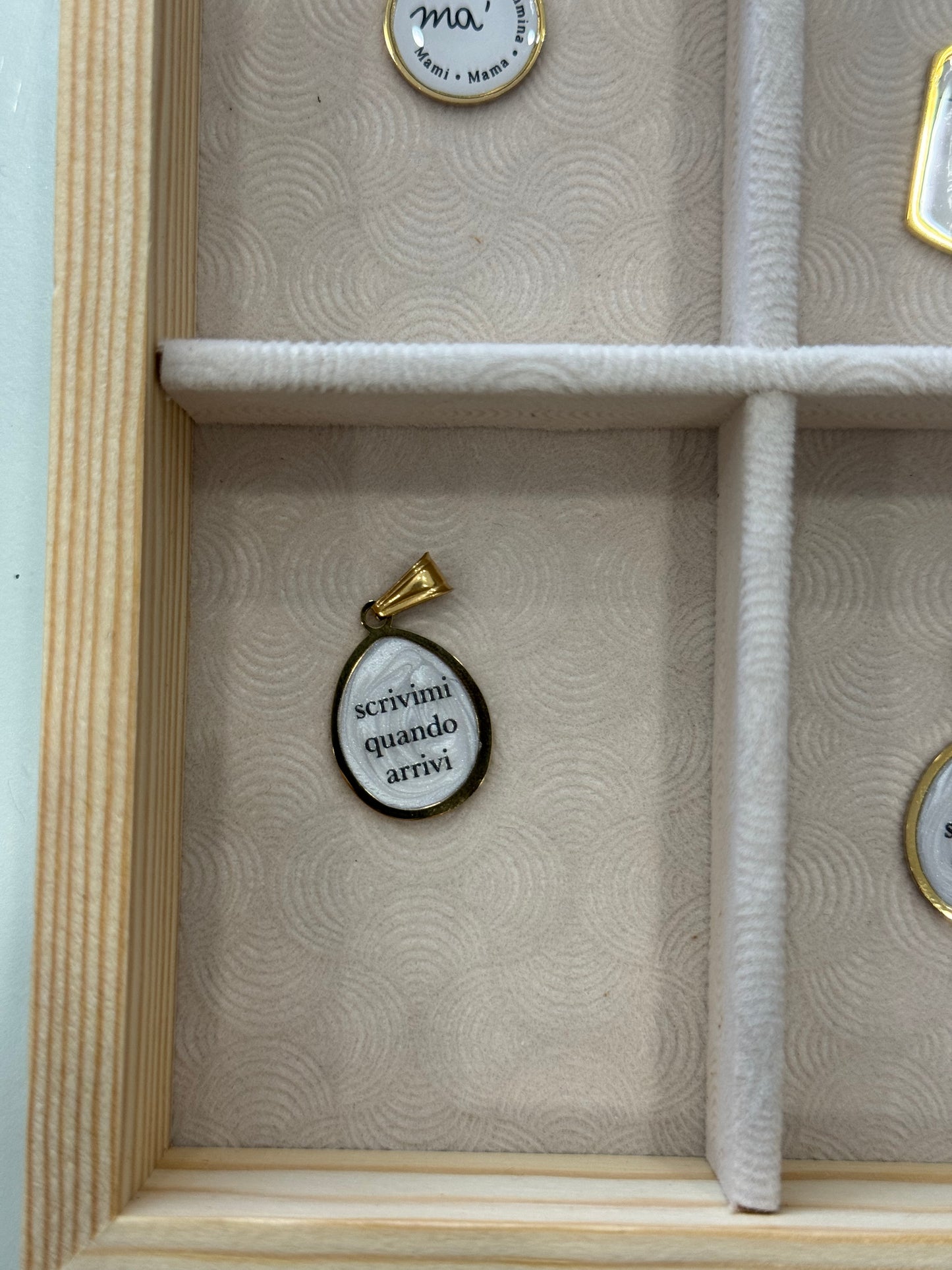 Charms frasi per collane