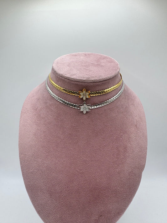 Chocker treccia e fiore
