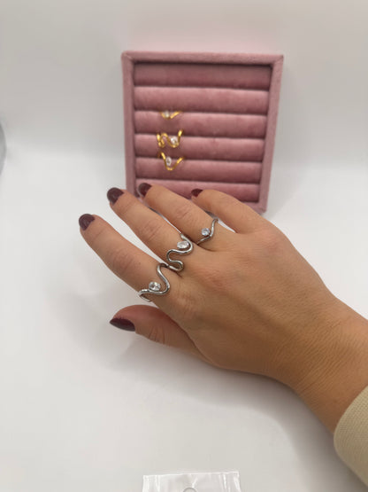 Anello onda con pietra