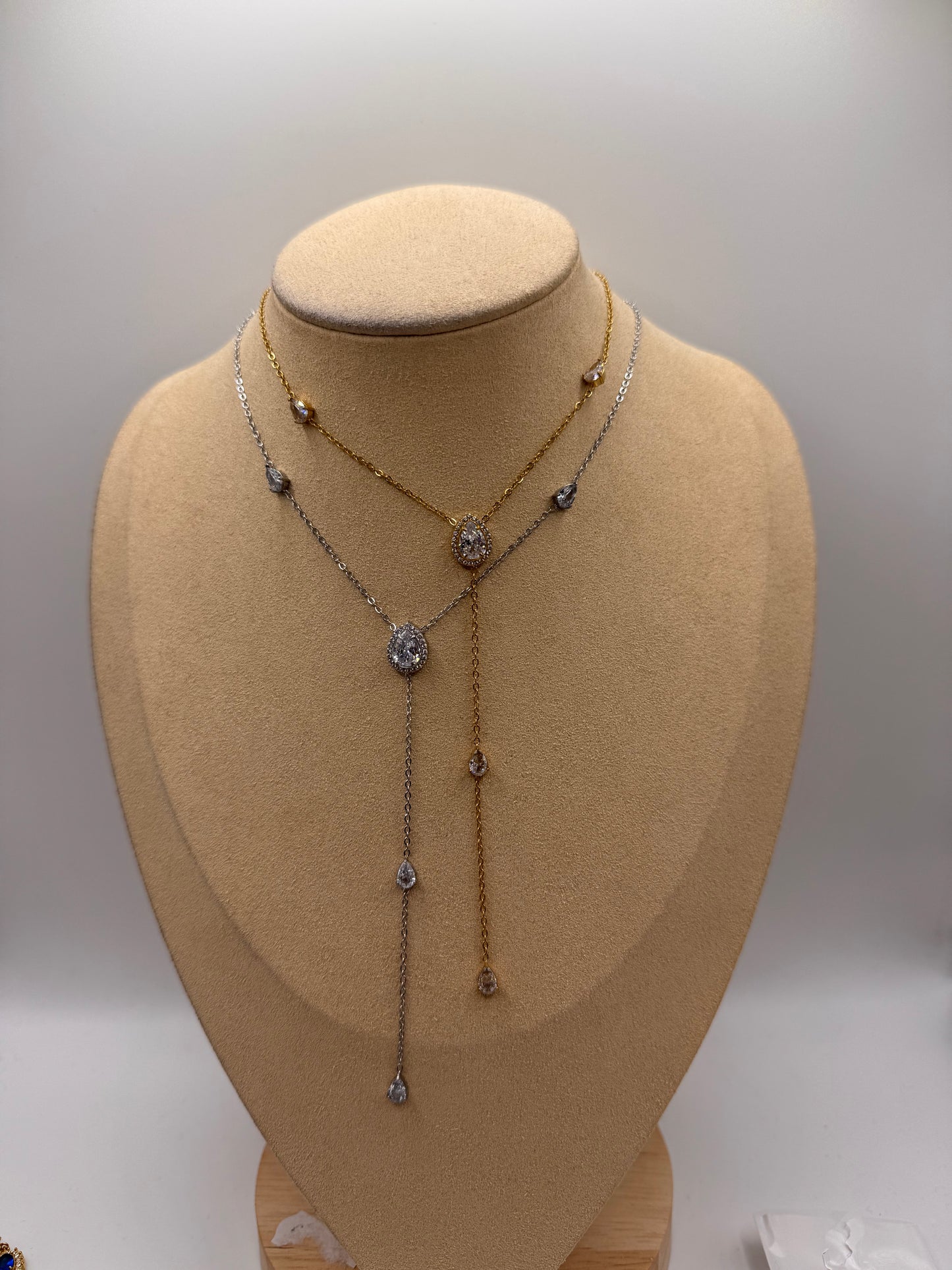 Collana y goccia