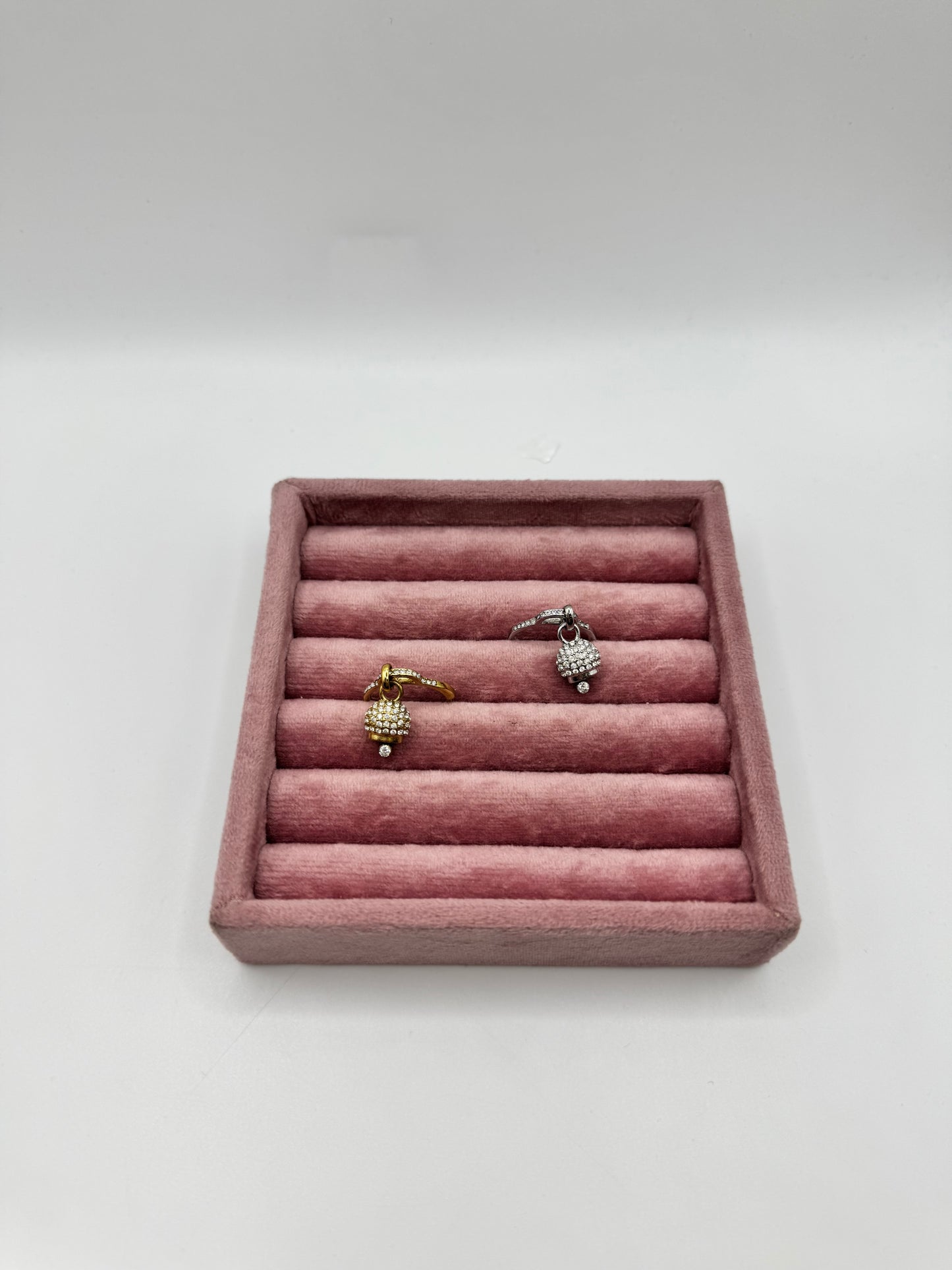 Anello campana zirconata