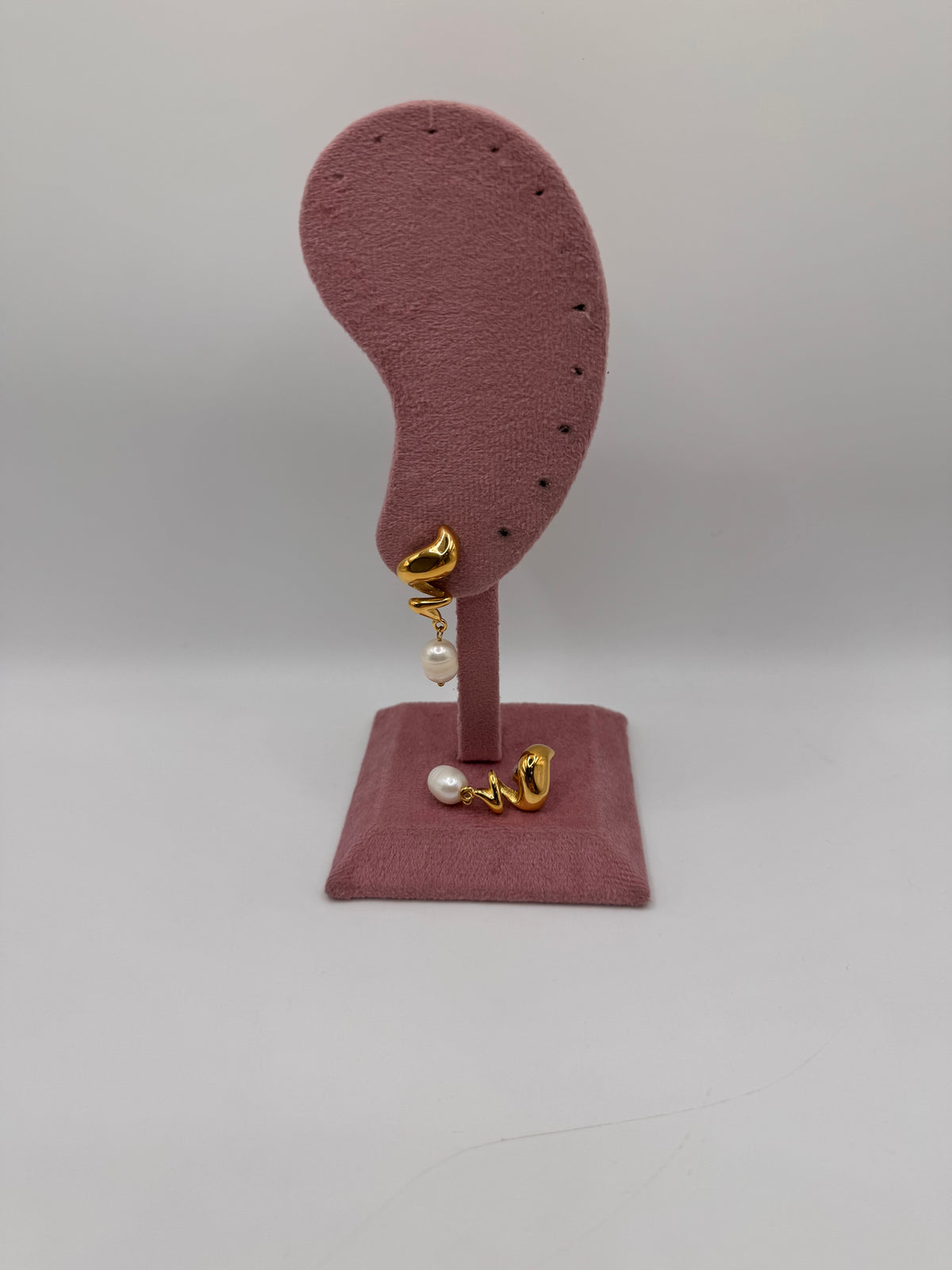 Orecchini fantasmino perla pendente