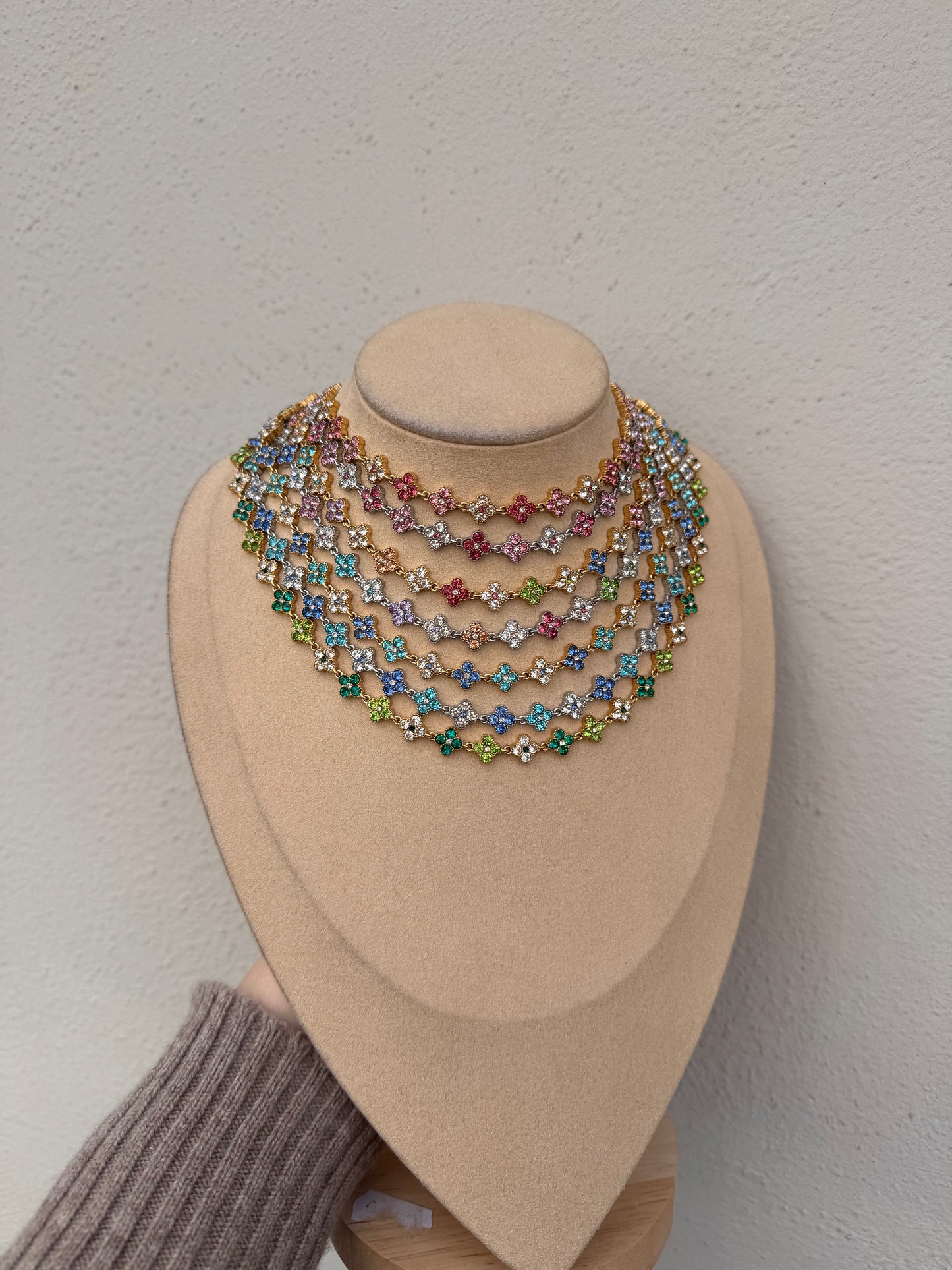 Chocker Maya color summer