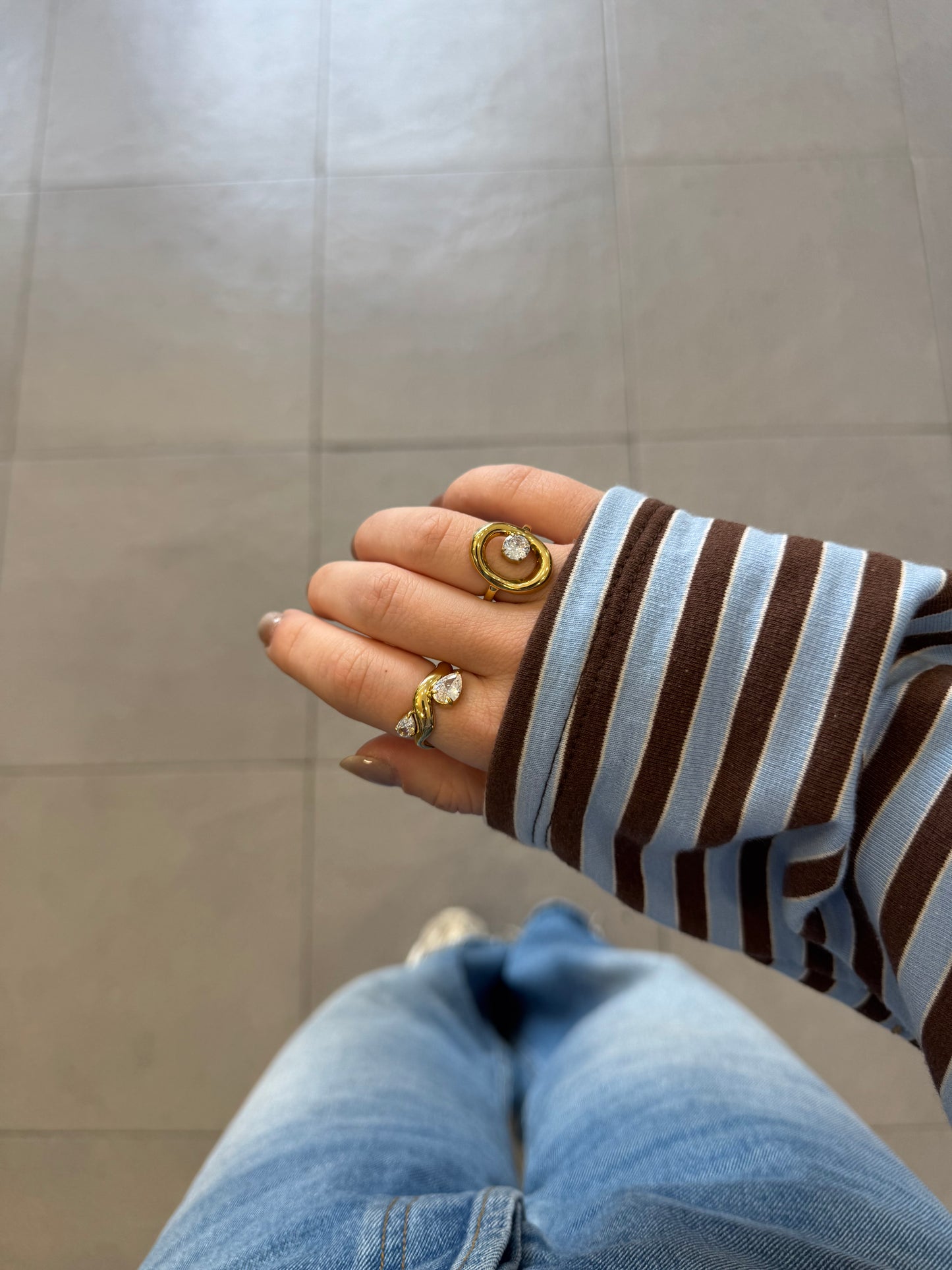 Anello cerchio con punto luce