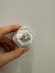 Quadrato diamond ring