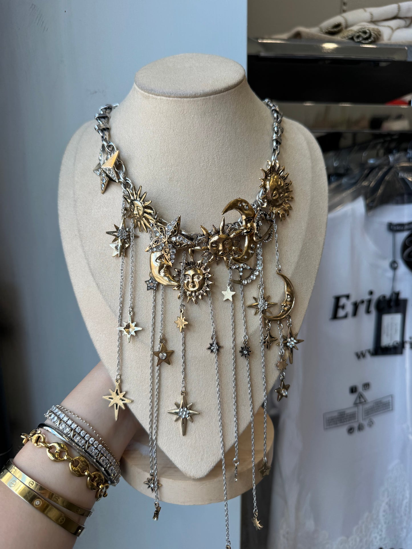 Collier universo