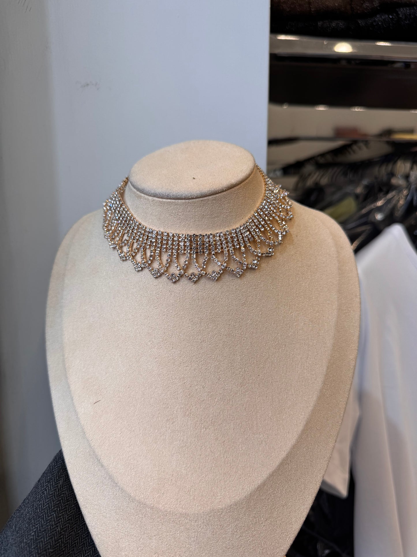 Chocker bordato