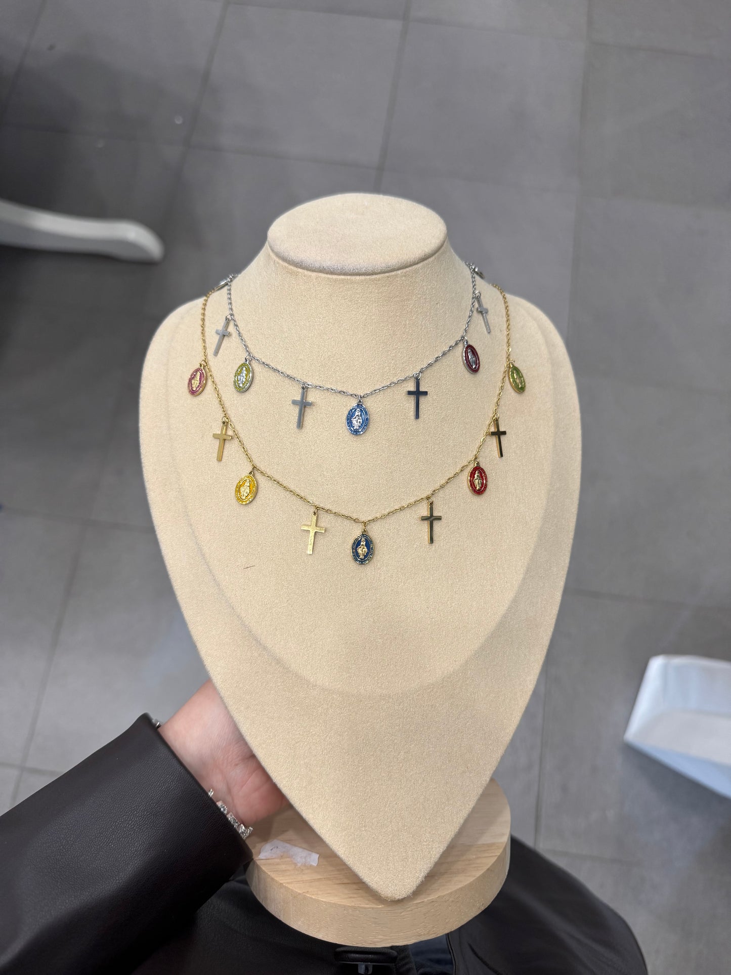 Collana sacra color
