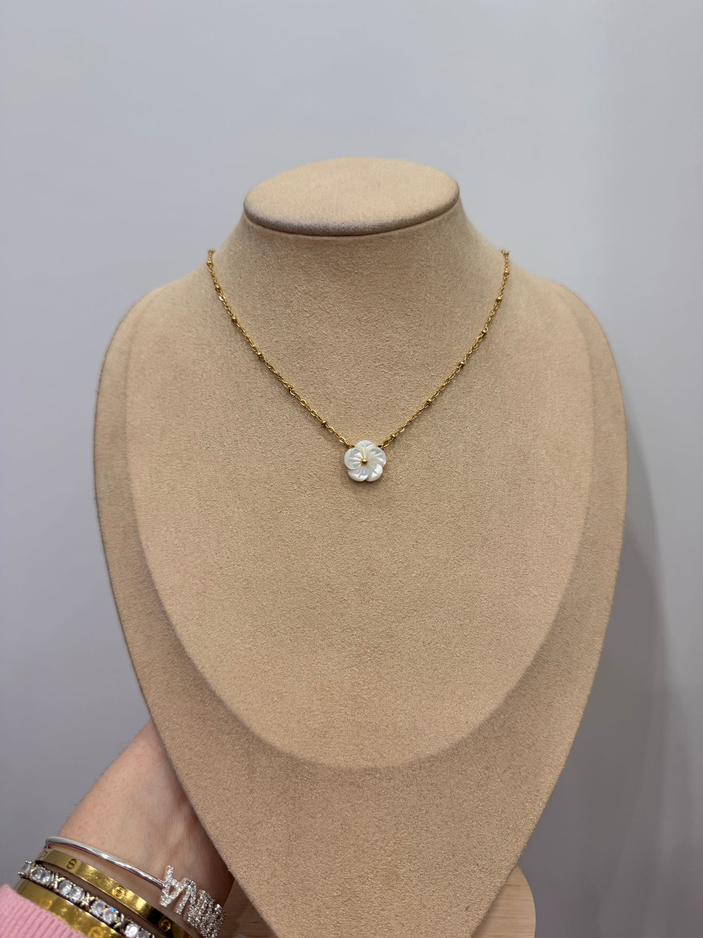 Collana fiore madreperlato