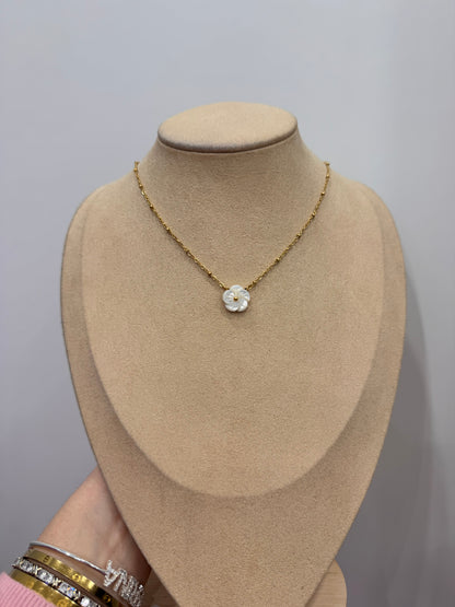 Collana fiore madreperlato