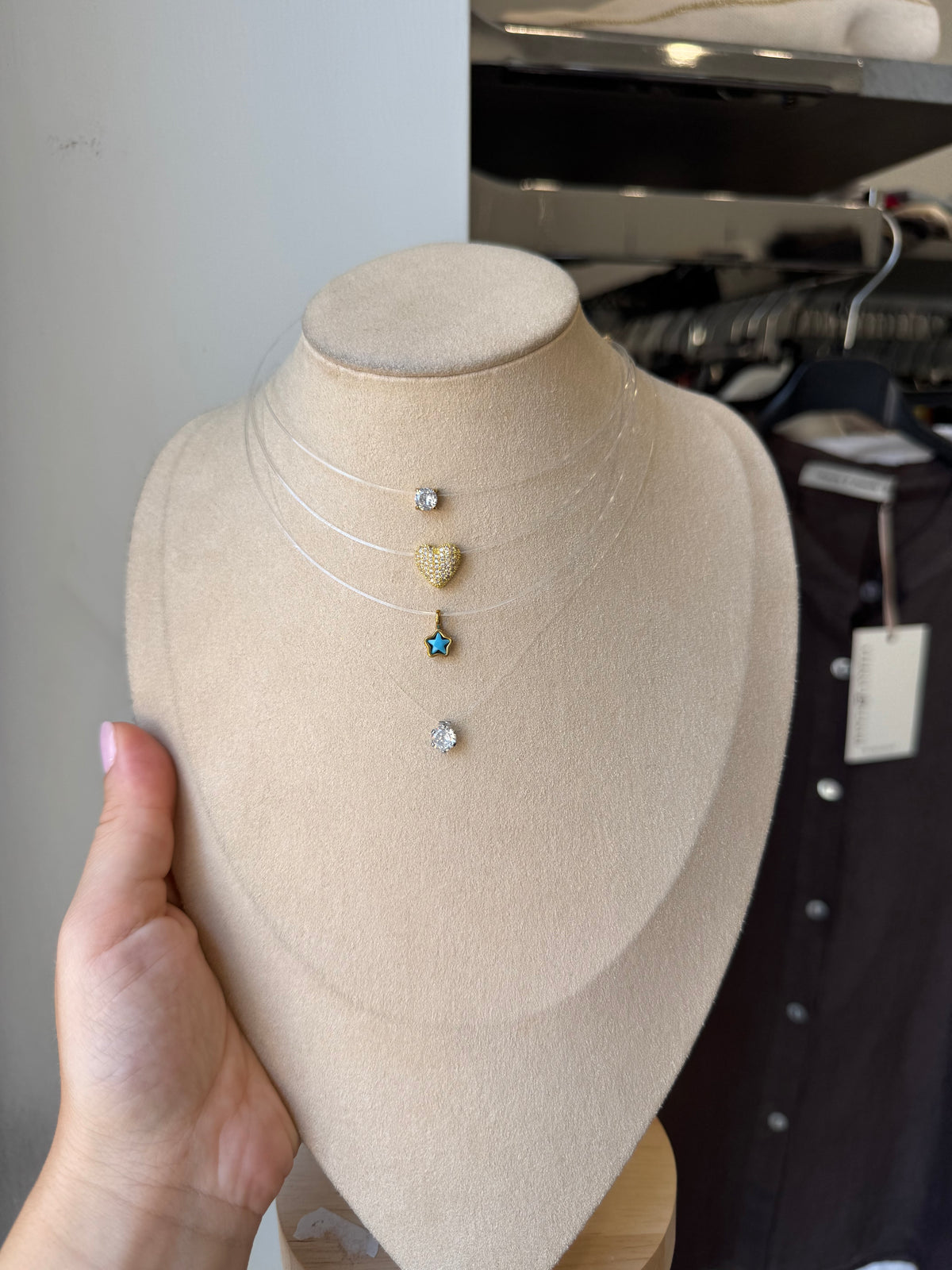 Collana invisibile
