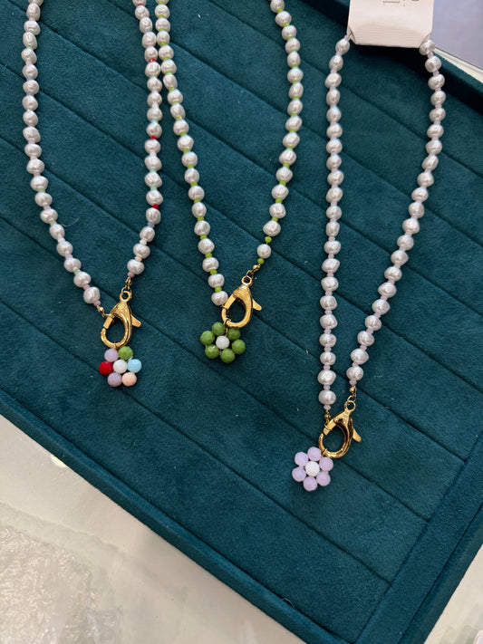Collana perla con fiorellino