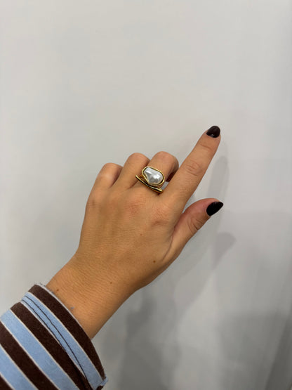 Anello perla barocca orizzontale